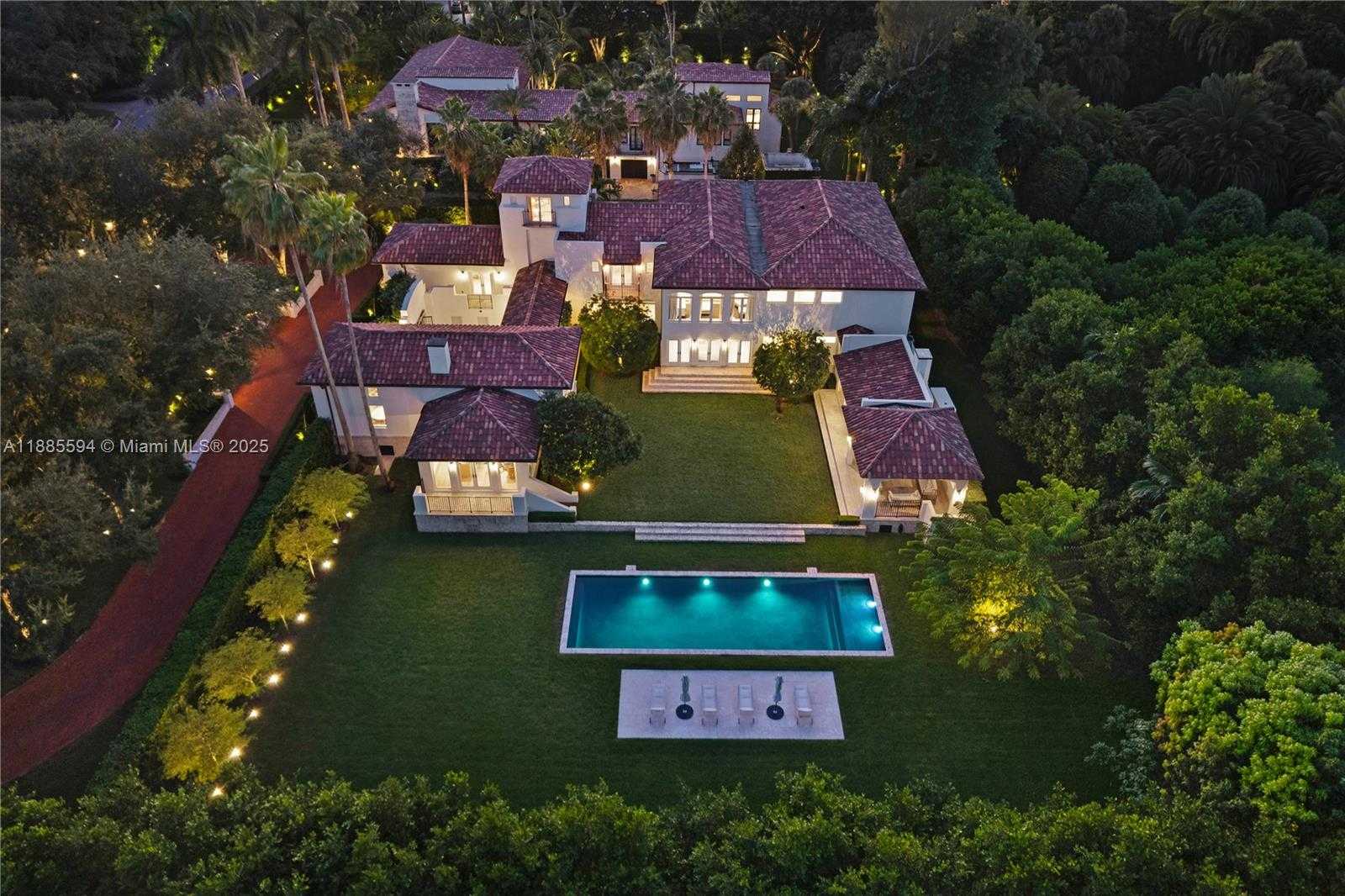 Small Image of 545 CASUARINA CONCOURSE, Coral Gables Number 34