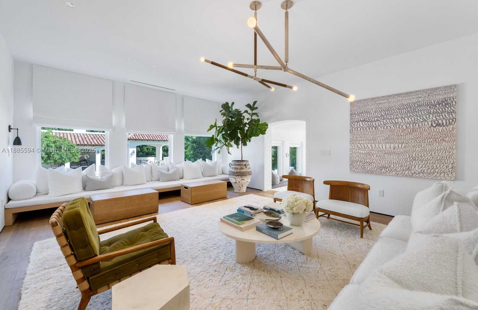 Small Image of 545 CASUARINA CONCOURSE, Coral Gables Number 4