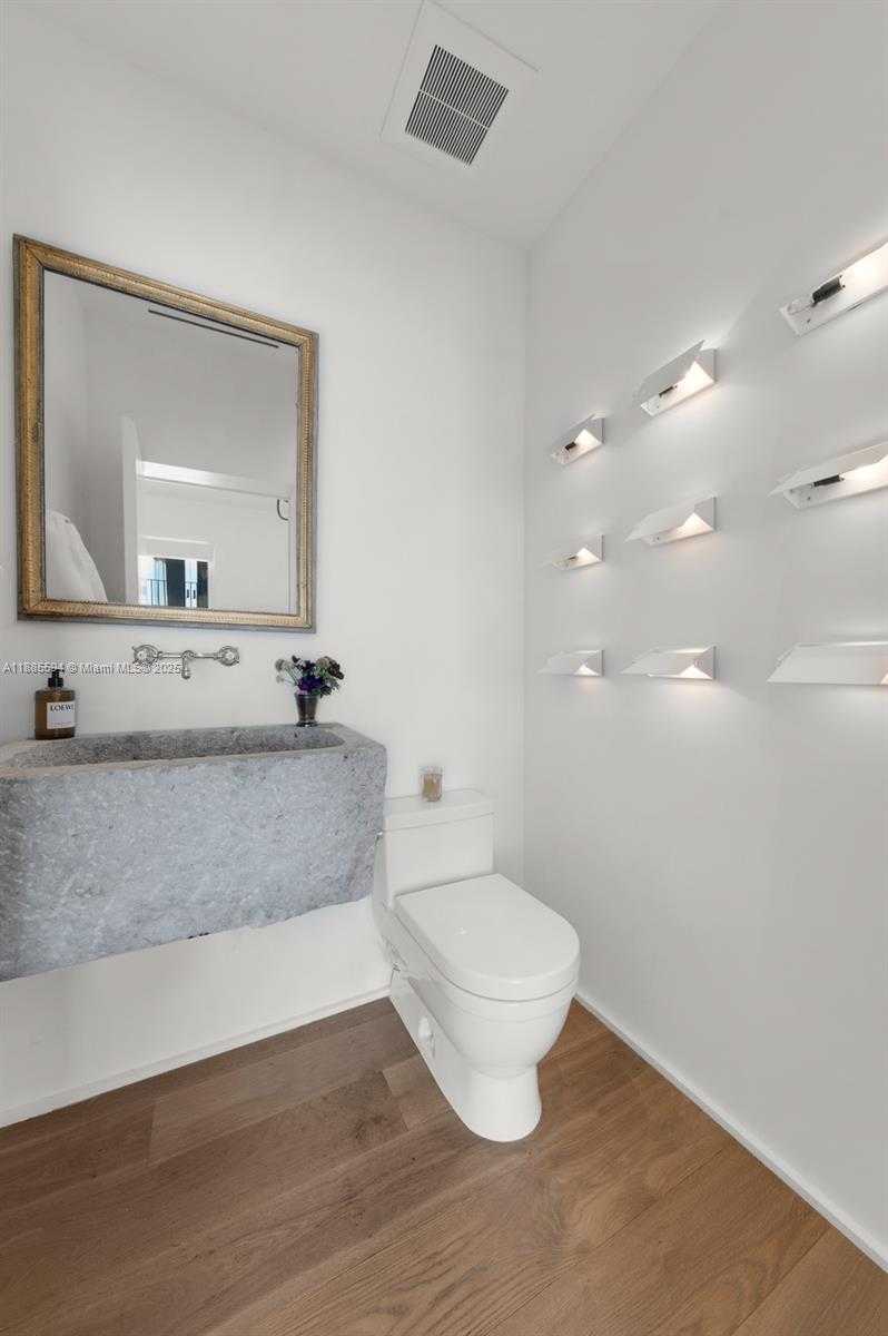 Small Image of 545 CASUARINA CONCOURSE, Coral Gables Number 7