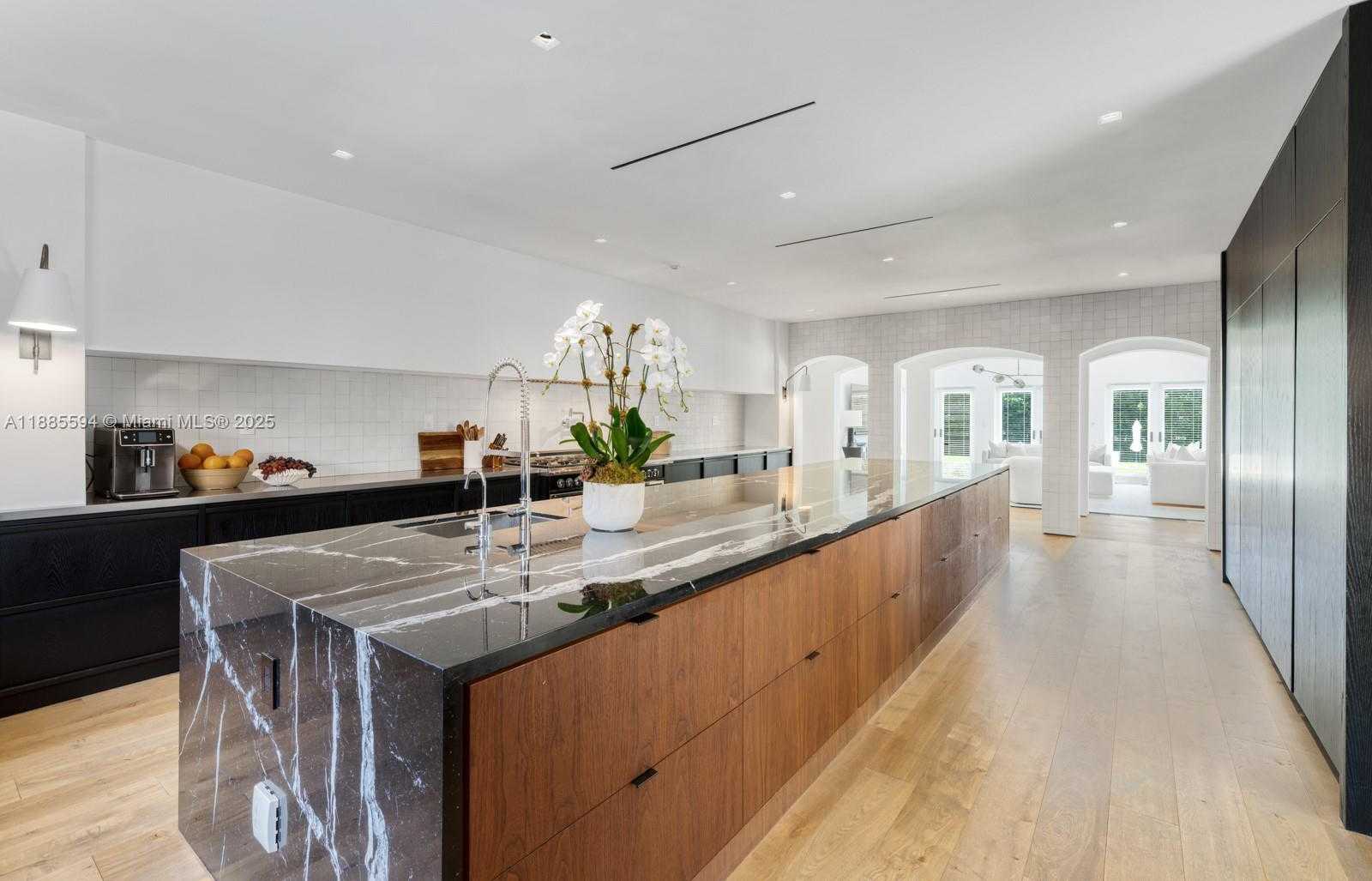 Small Image of 545 CASUARINA CONCOURSE, Coral Gables Number 9