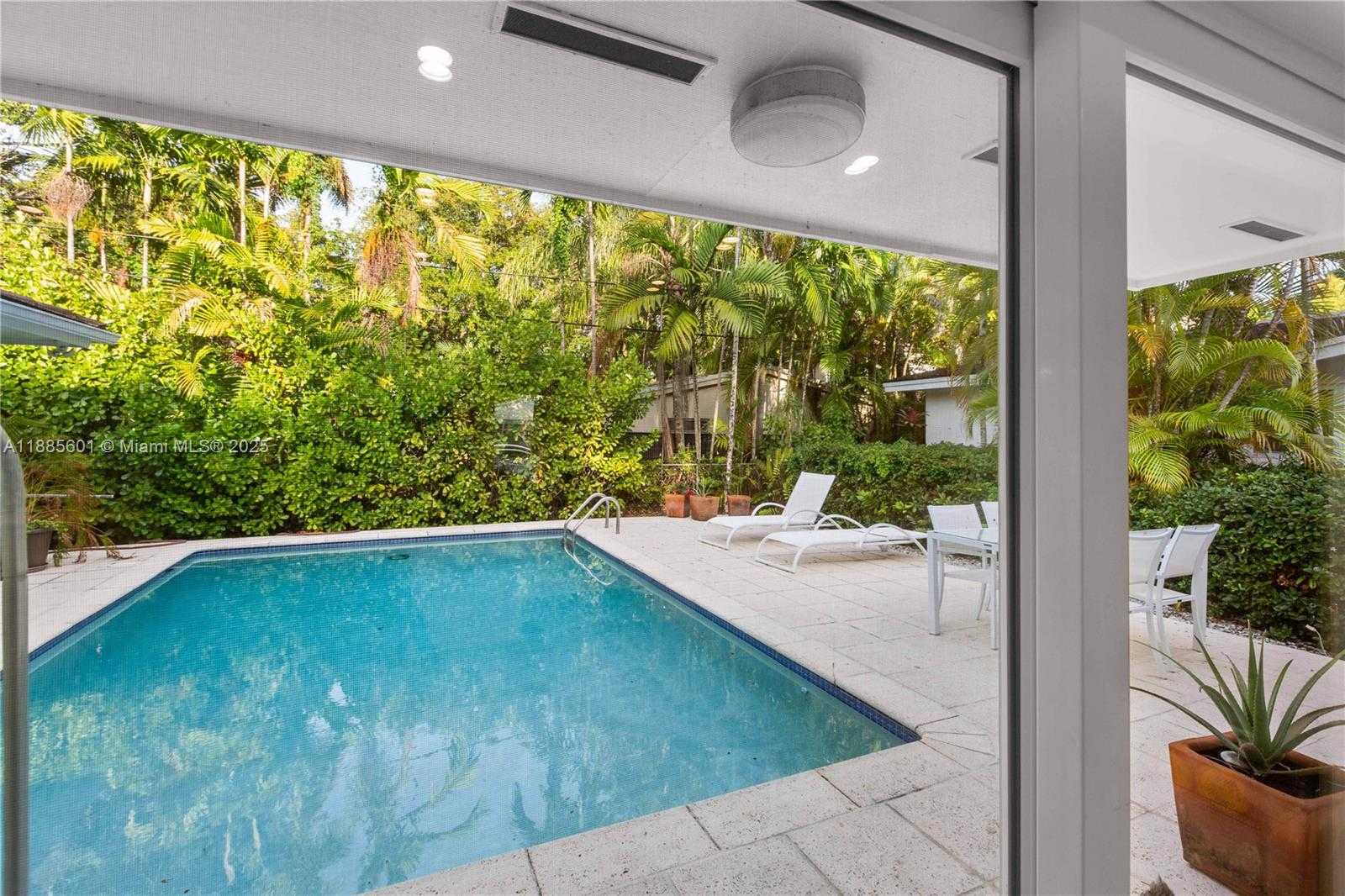 Small Image of 6809 MENTONE ST, Coral Gables Number 11