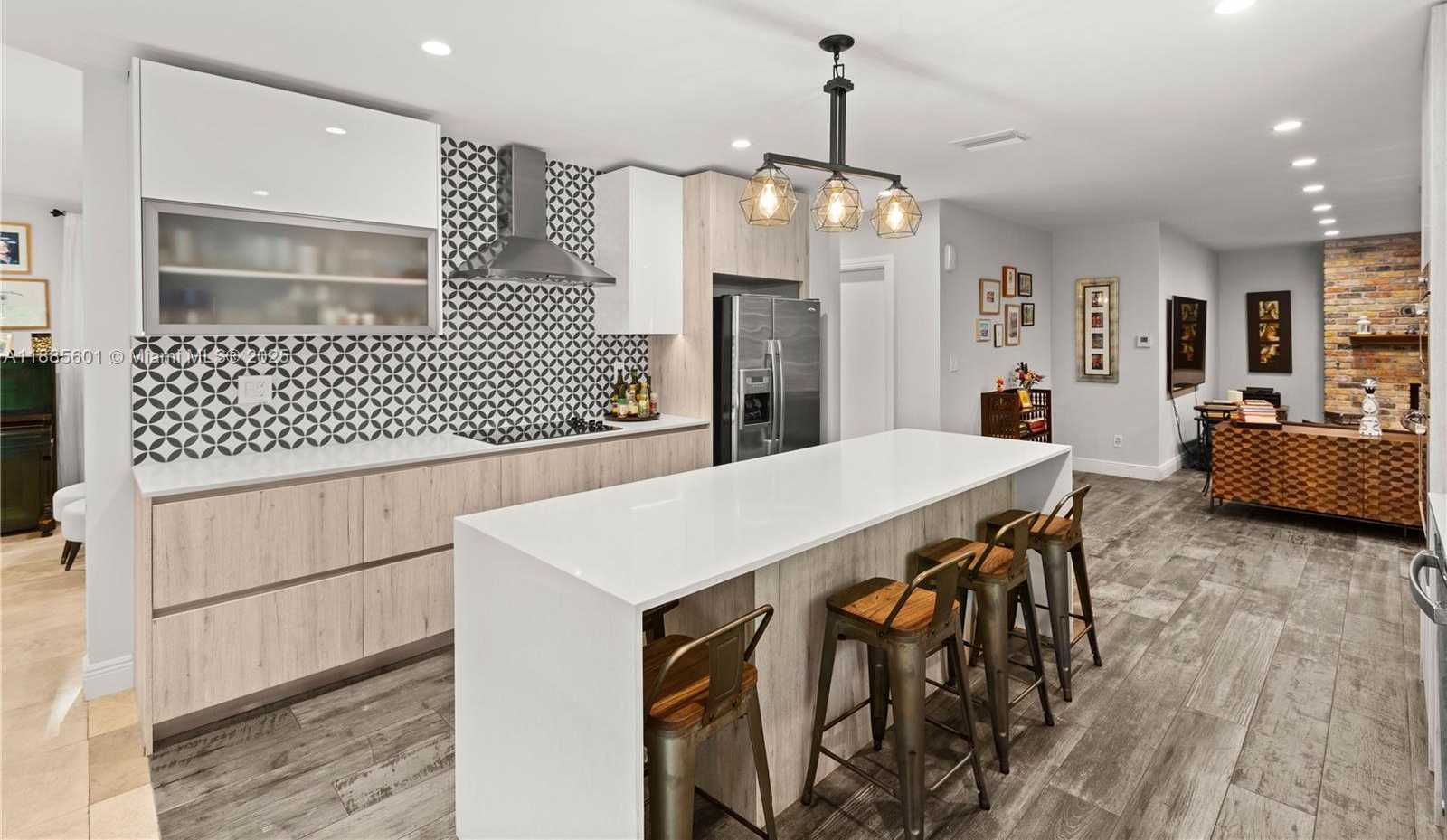 Small Image of 6809 MENTONE ST, Coral Gables Number 12