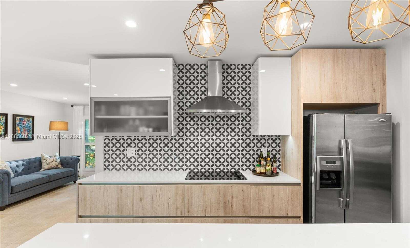 Small Image of 6809 MENTONE ST, Coral Gables Number 15