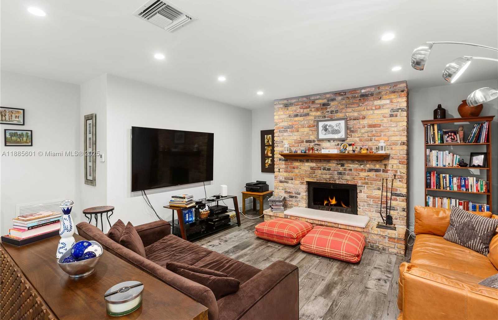 Small Image of 6809 MENTONE ST, Coral Gables Number 18
