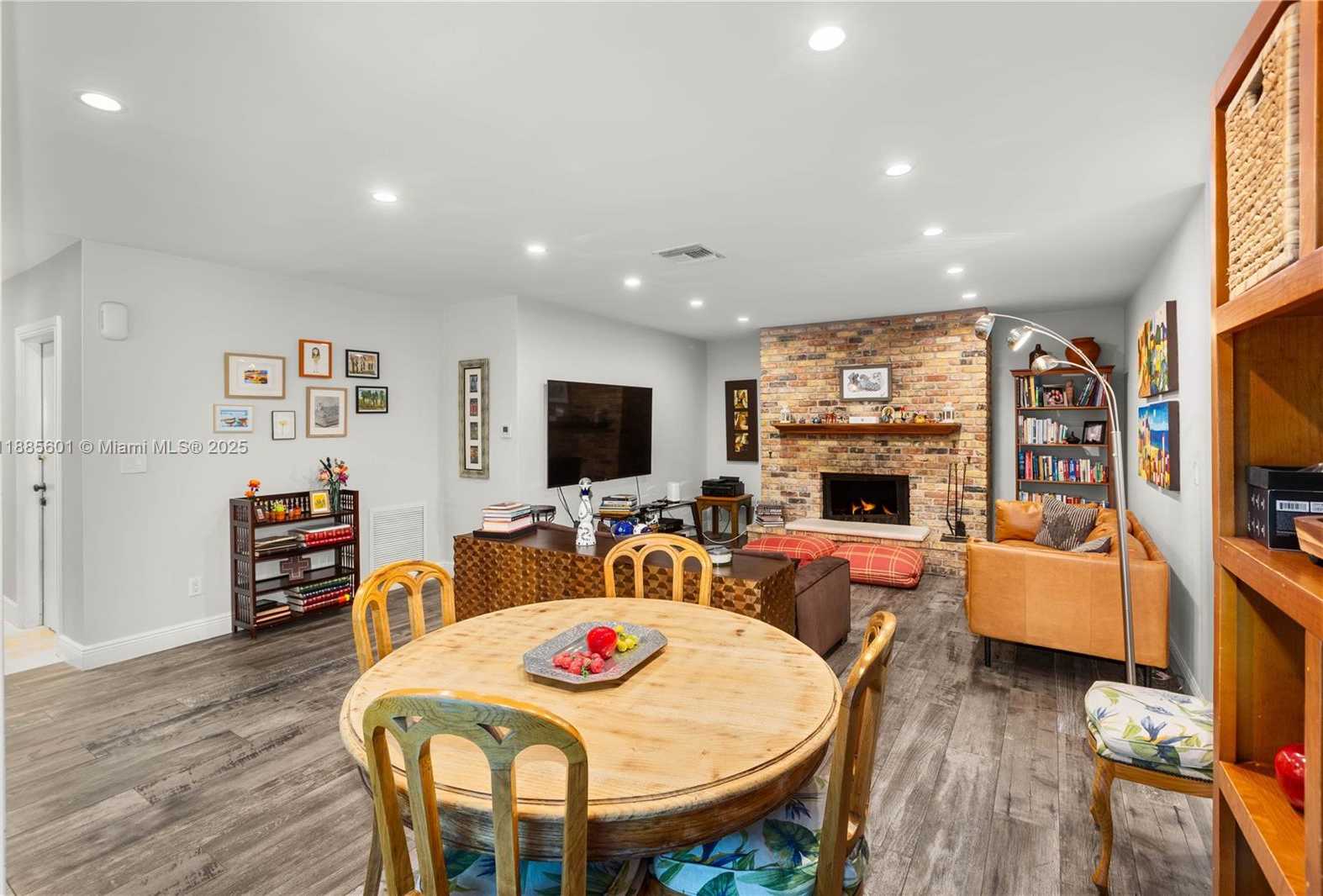 Small Image of 6809 MENTONE ST, Coral Gables Number 21