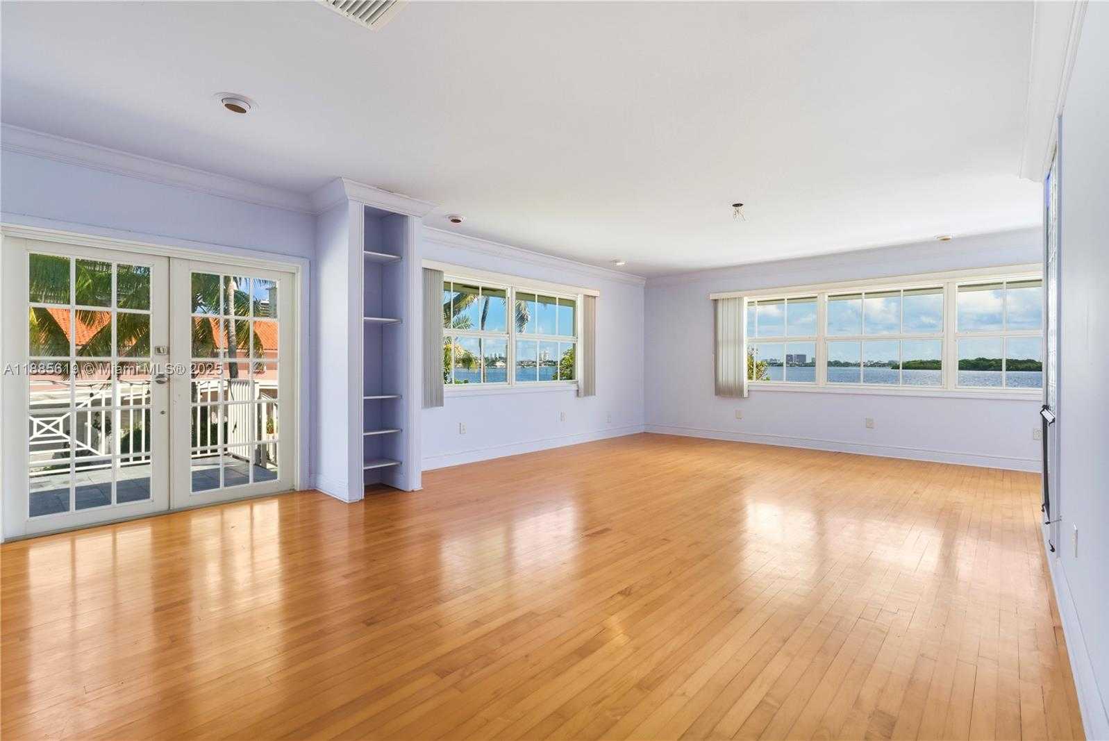 Small Image of 10875 NORTH BAYSHORE DR, Miami Number 18