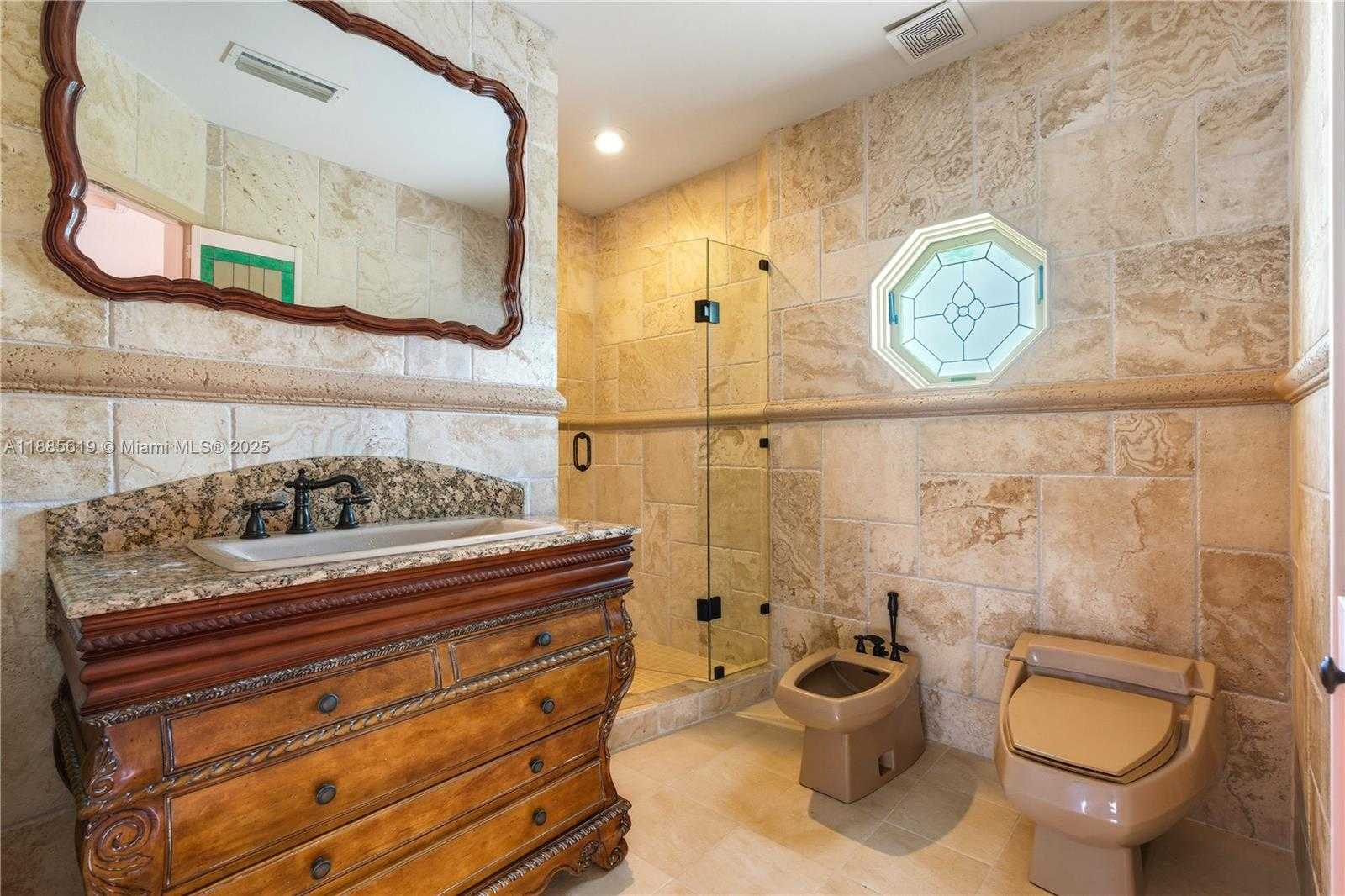 Small Image of 10875 NORTH BAYSHORE DR, Miami Number 23