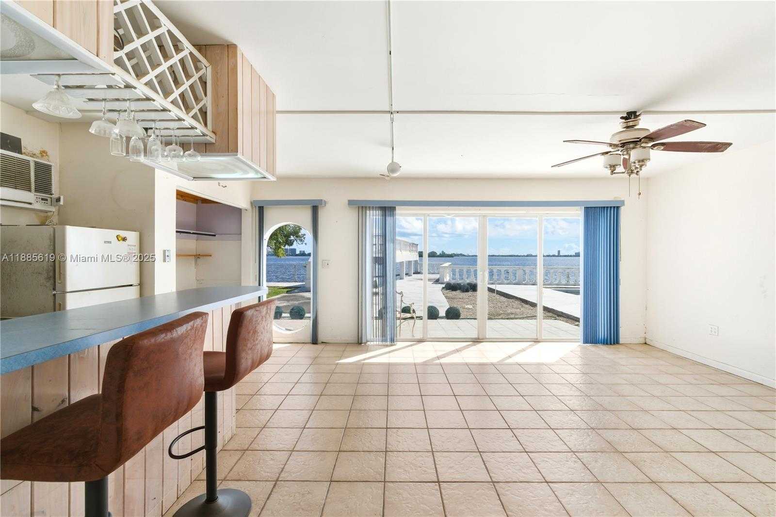 Small Image of 10875 NORTH BAYSHORE DR, Miami Number 28