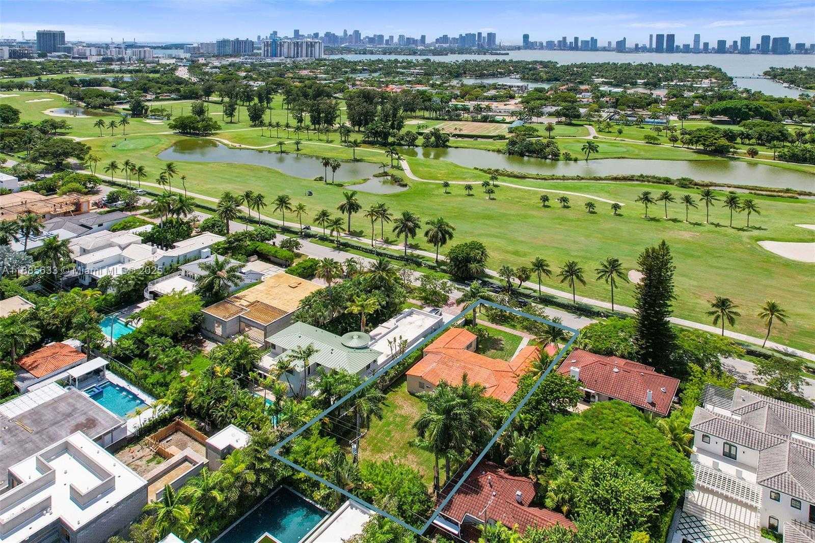 Small Image of 2443 NORTH MERIDIAN AVE, Miami Beach Number 2