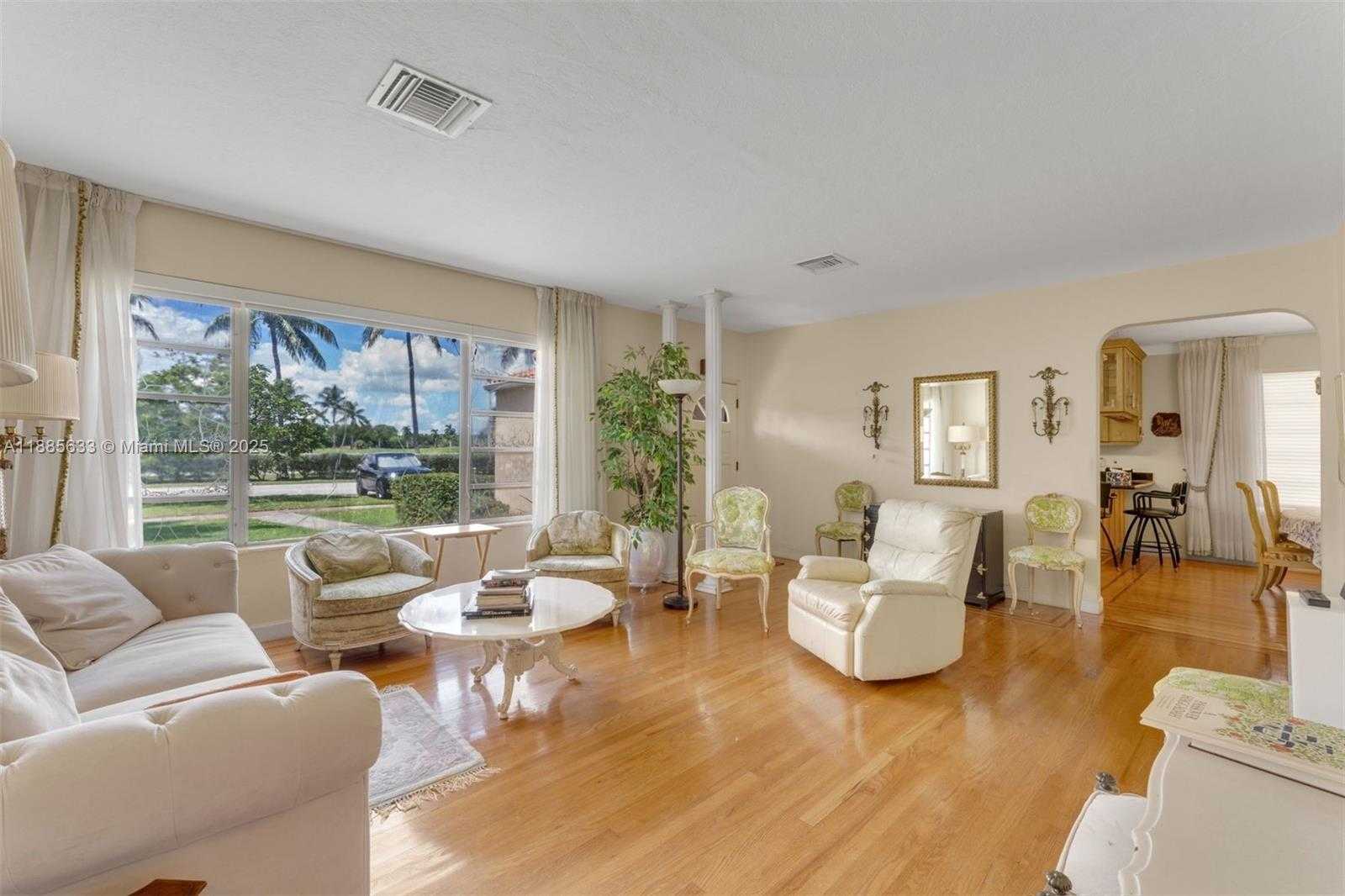 Small Image of 2443 NORTH MERIDIAN AVE, Miami Beach Number 7