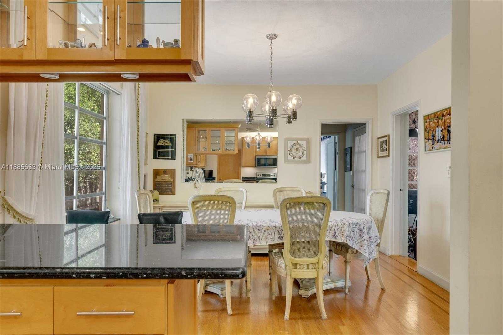 Small Image of 2443 NORTH MERIDIAN AVE, Miami Beach Number 8