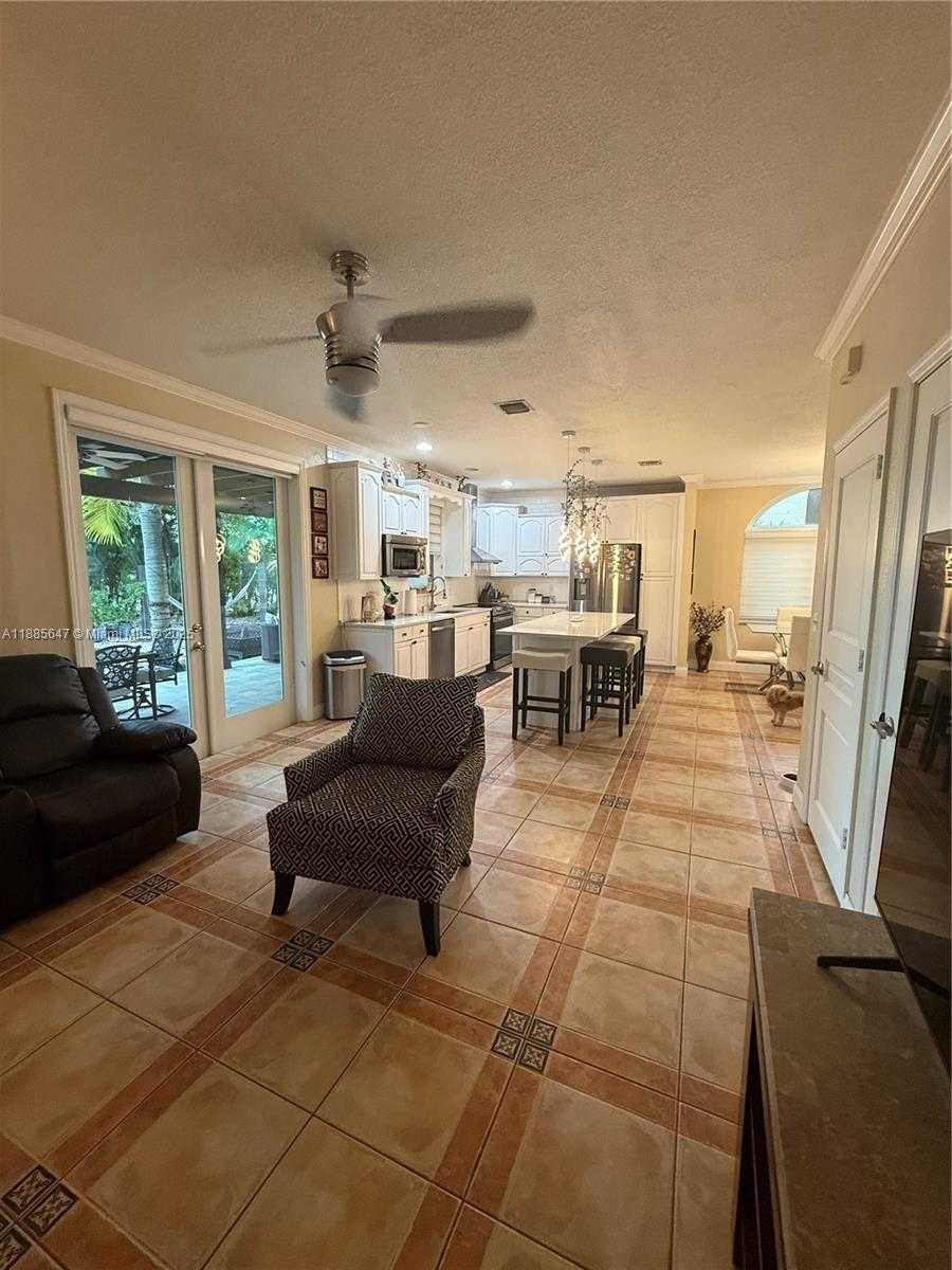 Small Image of 250 NORTH WEST 151ST AVE, Pembroke Pines Number 25