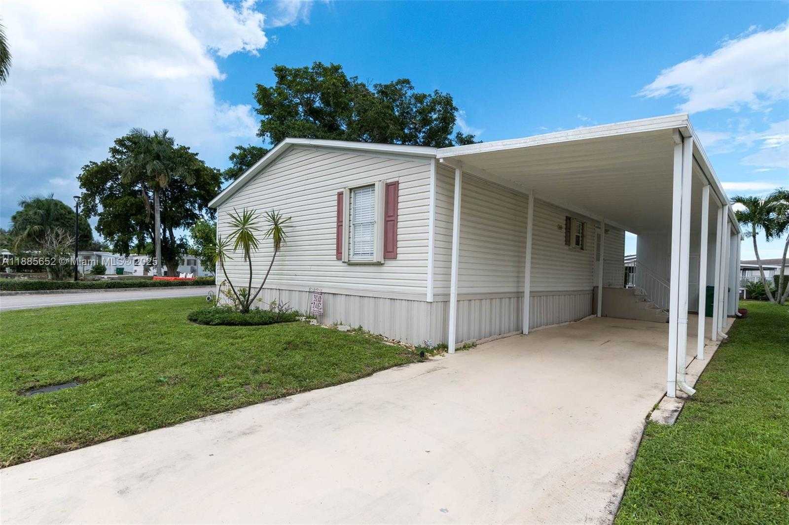 Small Image of 1800 SOUTH WEST 85TH AVE, Davie Number 5