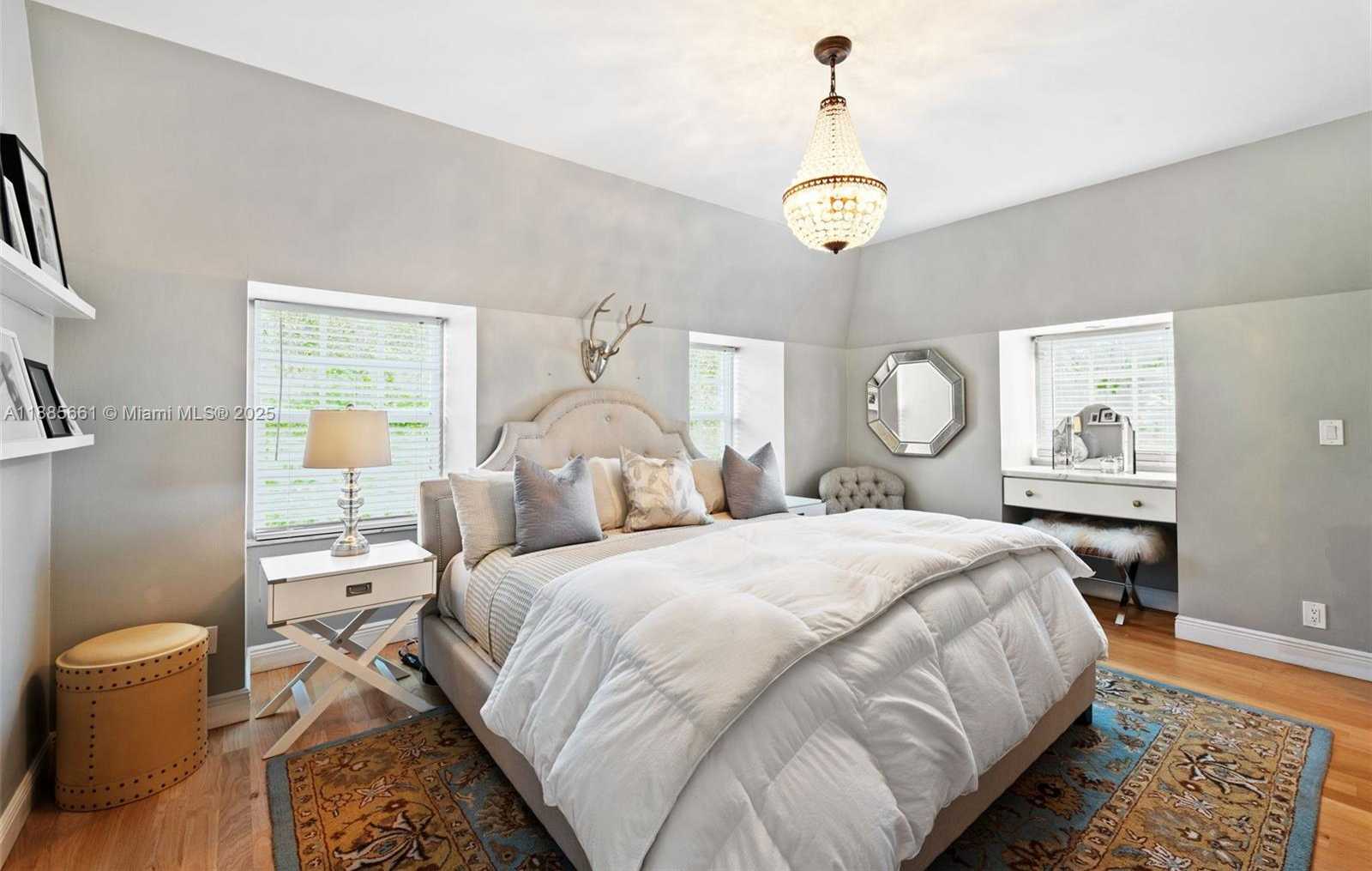 Small Image of 1314 COUNTRY CLUB PRADO, Coral Gables Number 16