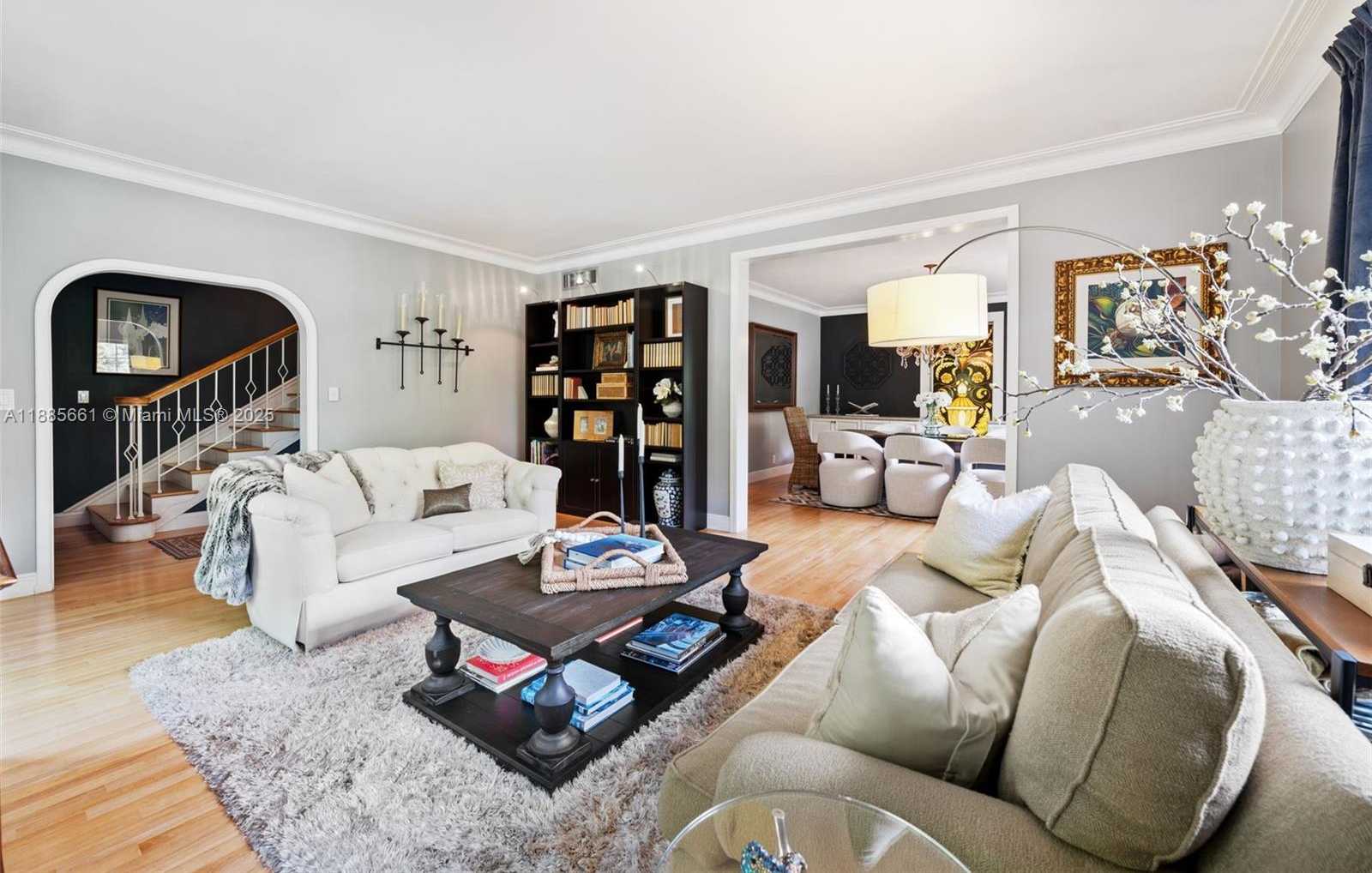 Small Image of 1314 COUNTRY CLUB PRADO, Coral Gables Number 2