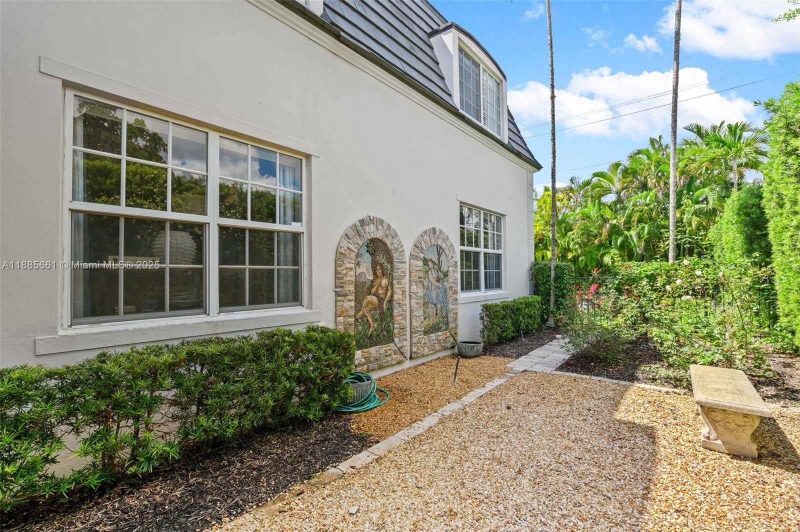 Small Image of 1314 COUNTRY CLUB PRADO, Coral Gables Number 24