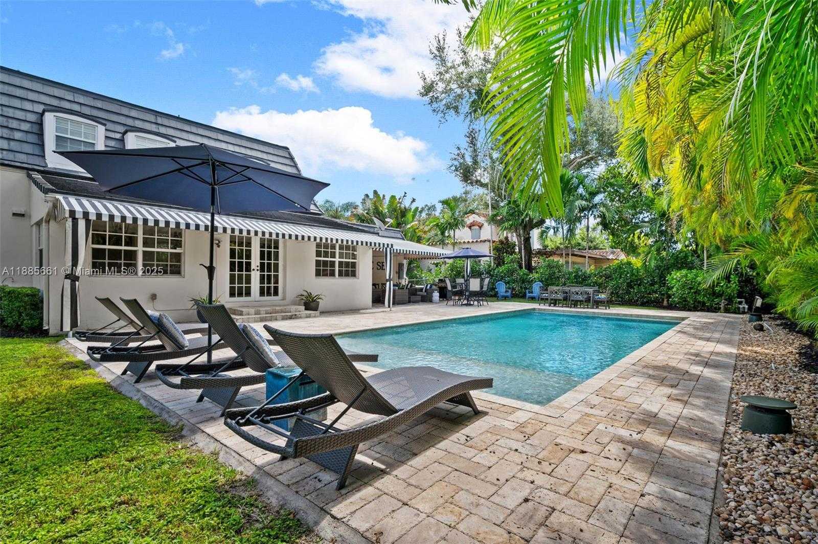 Small Image of 1314 COUNTRY CLUB PRADO, Coral Gables Number 26