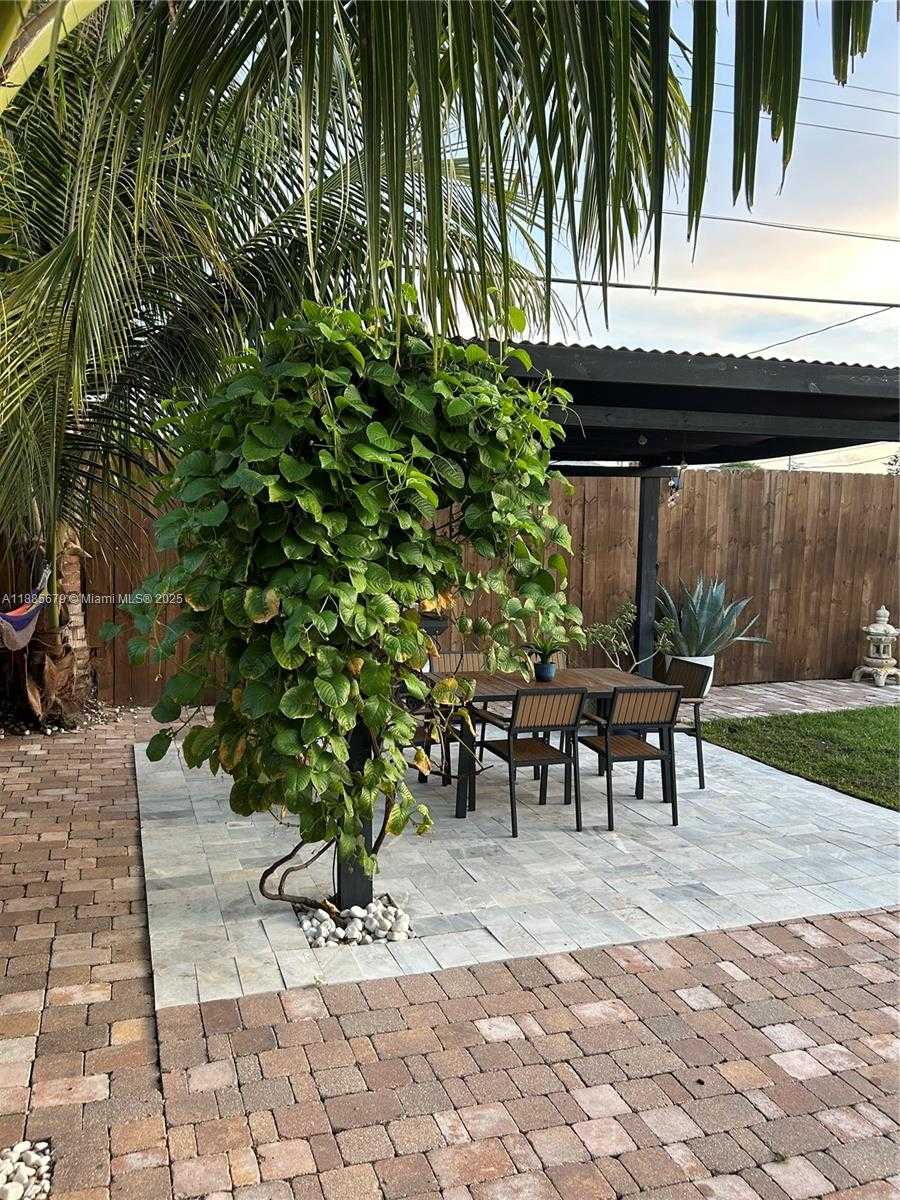 Small Image of 7655 TROPICANA ST, Miramar Number 25