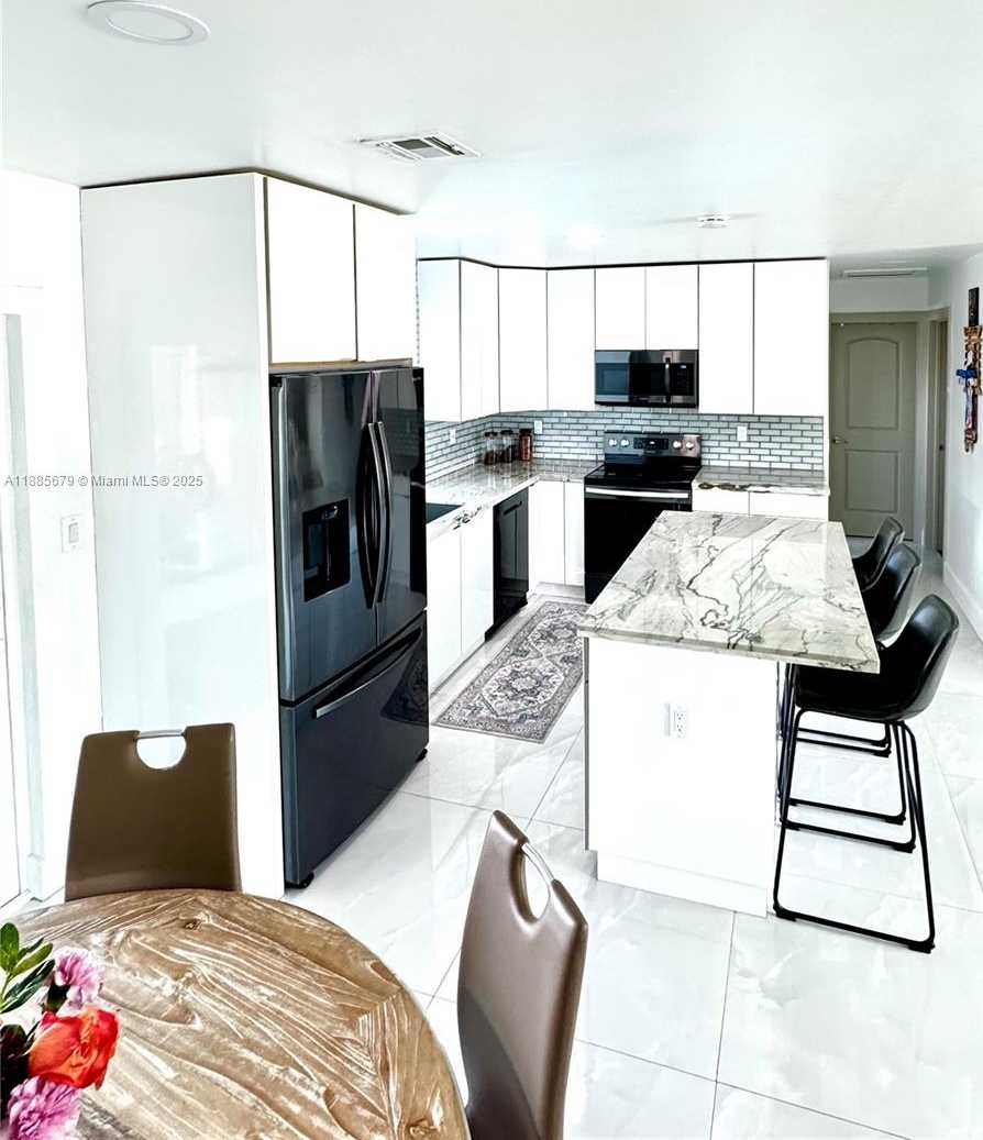 Small Image of 7655 TROPICANA ST, Miramar Number 5