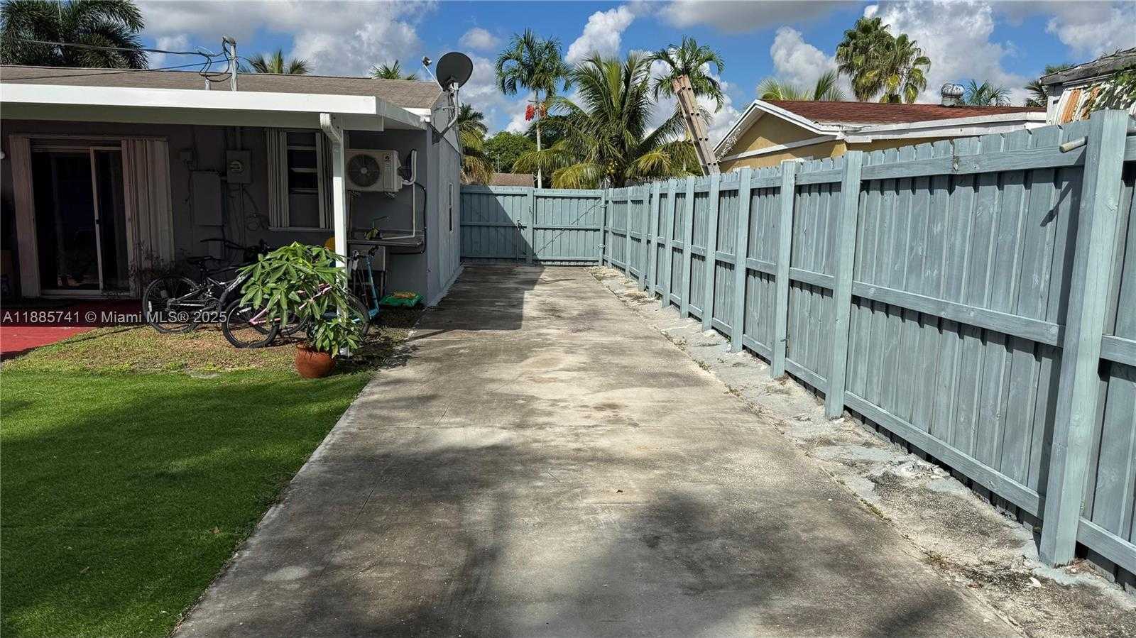 Small Image of 1520 SOUTH WEST 63RD TER, North Lauderdale Number 6