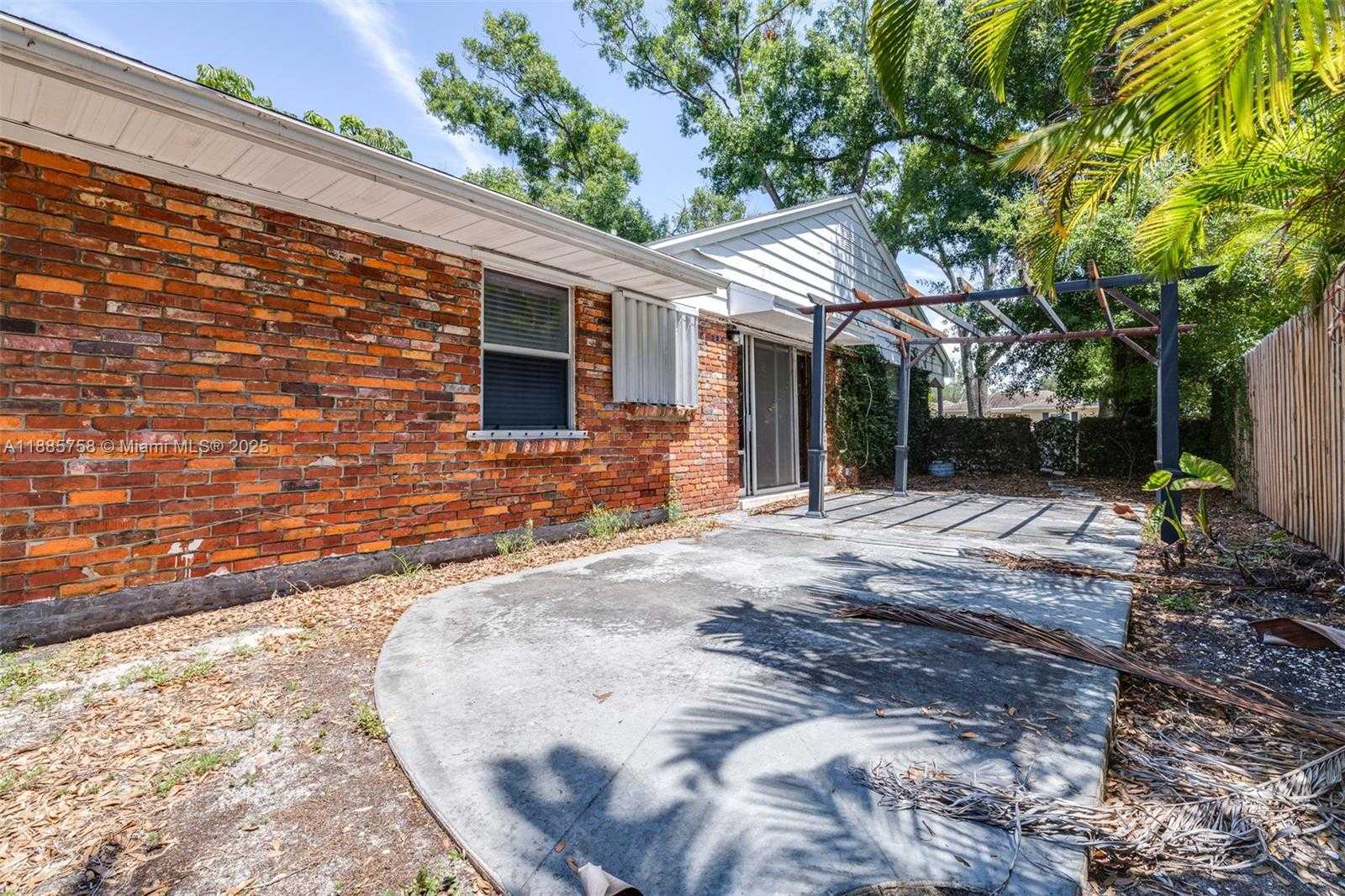 Small Image of 100 HURON AVE, Tampa Number 34