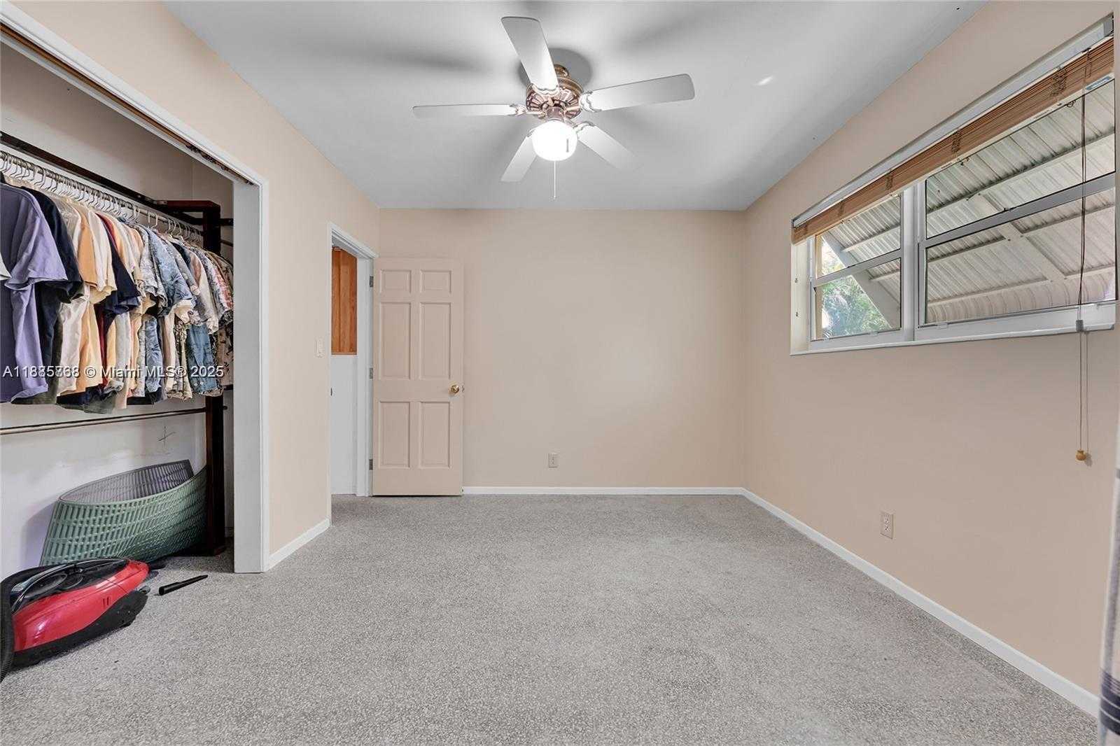 Small Image of 740 NORTH EAST 50TH CT, Deerfield Beach Number 16