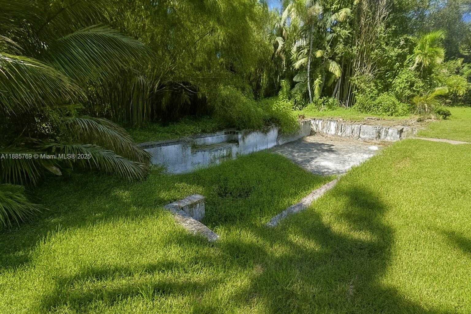 Small Image of 10681 SOUTH WEST 47TH ST, Davie Number 11
