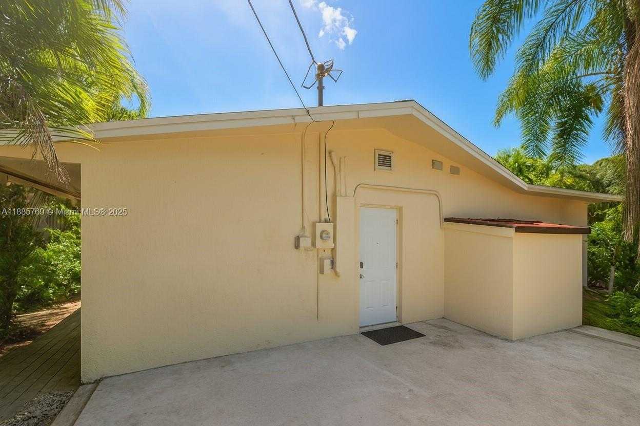 Small Image of 10681 SOUTH WEST 47TH ST, Davie Number 6