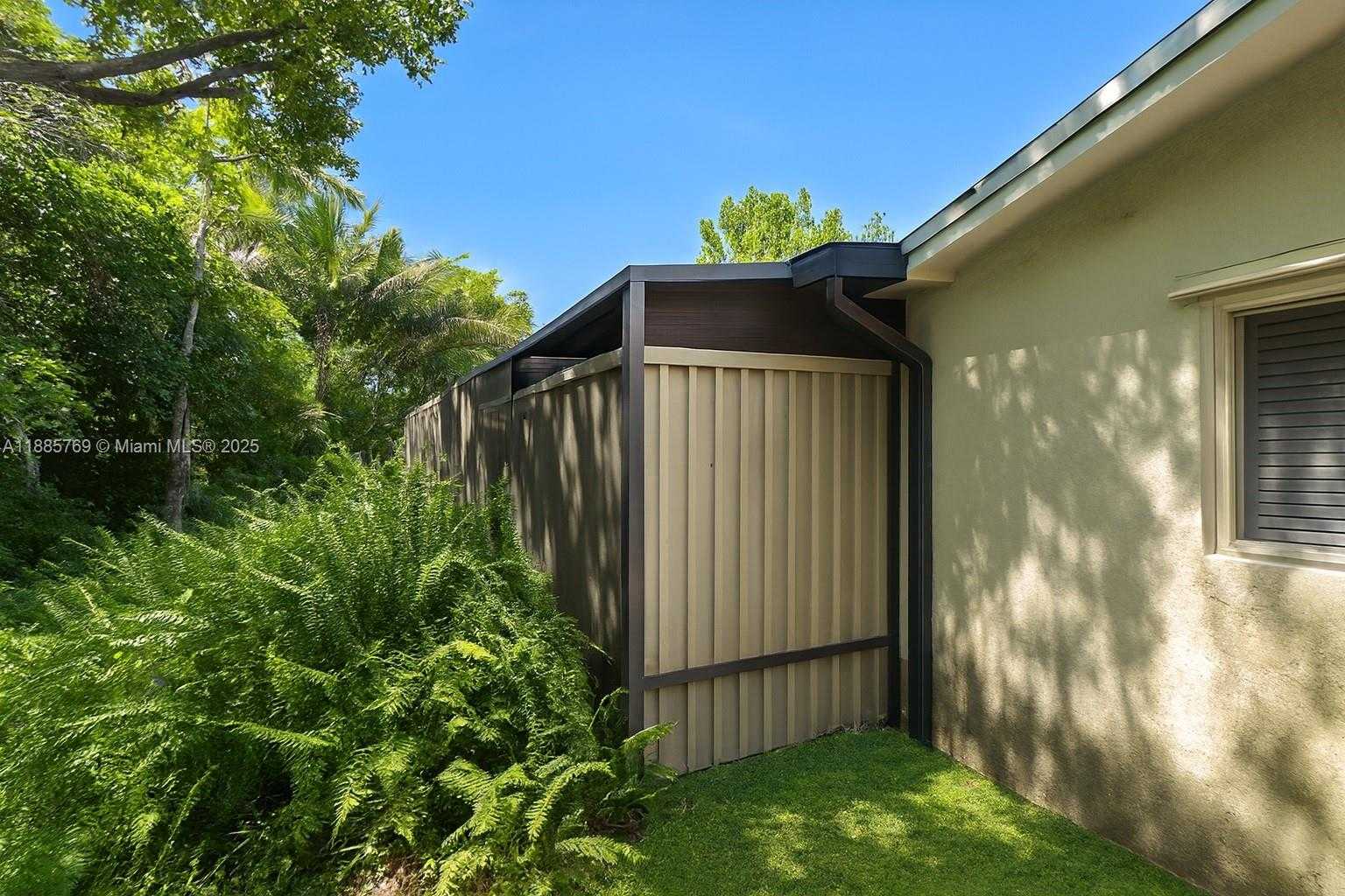 Small Image of 10681 SOUTH WEST 47TH ST, Davie Number 7