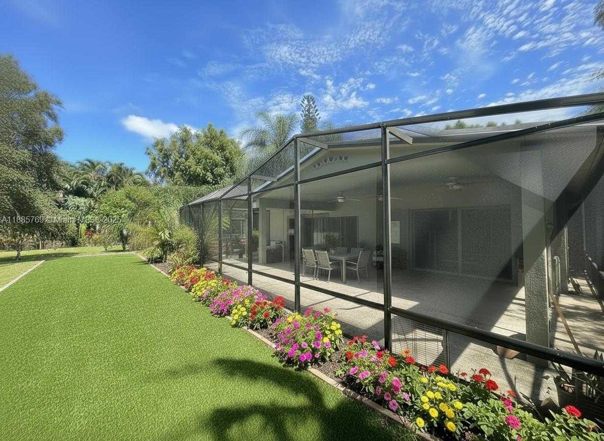 Small Image of 10681 SOUTH WEST 47TH ST, Davie Number 8