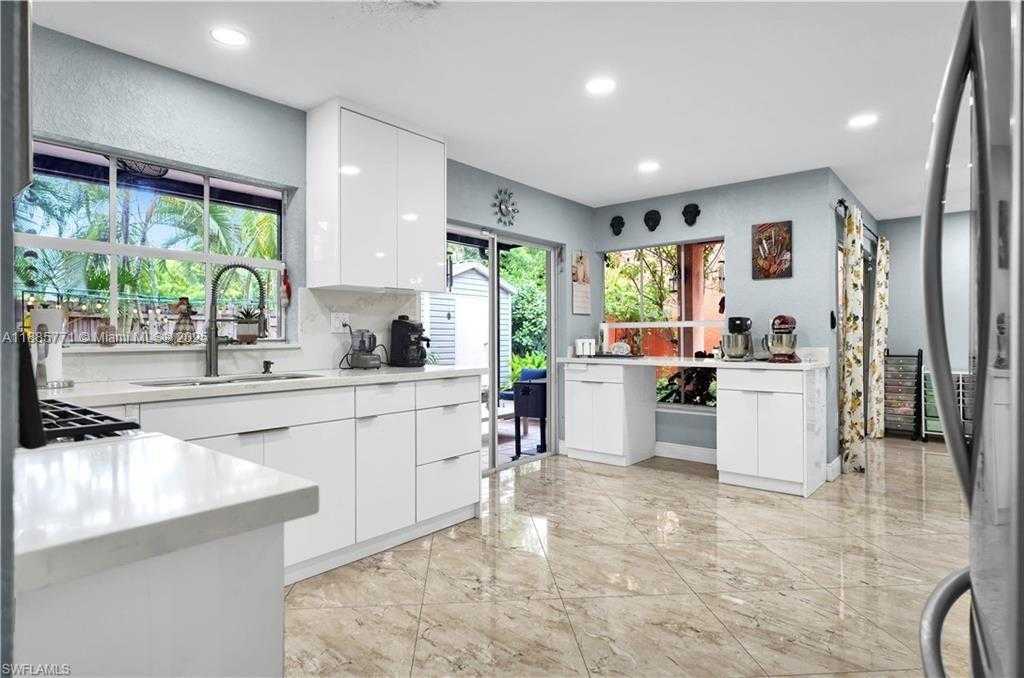 Small Image of 13021 NORTH WEST 11TH TER, Miami Number 3