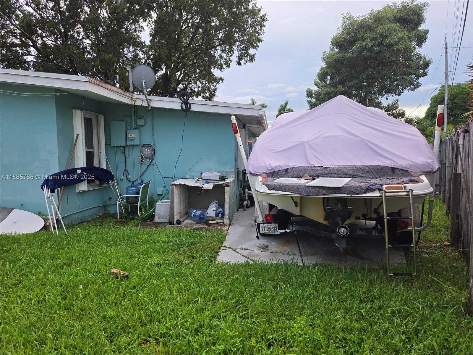 Small Image of 6129 ROYAL PALM BLVD, Margate Number 17