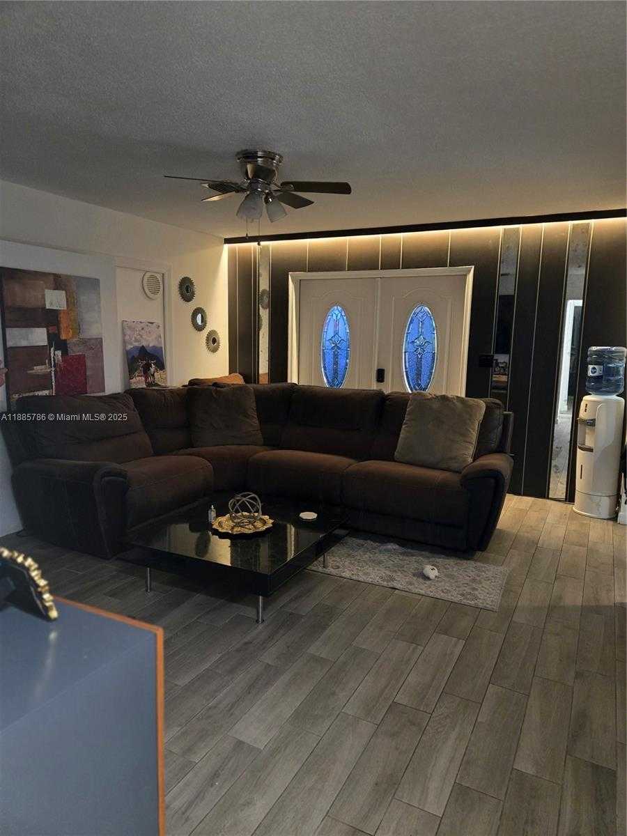 Small Image of 6129 ROYAL PALM BLVD, Margate Number 22
