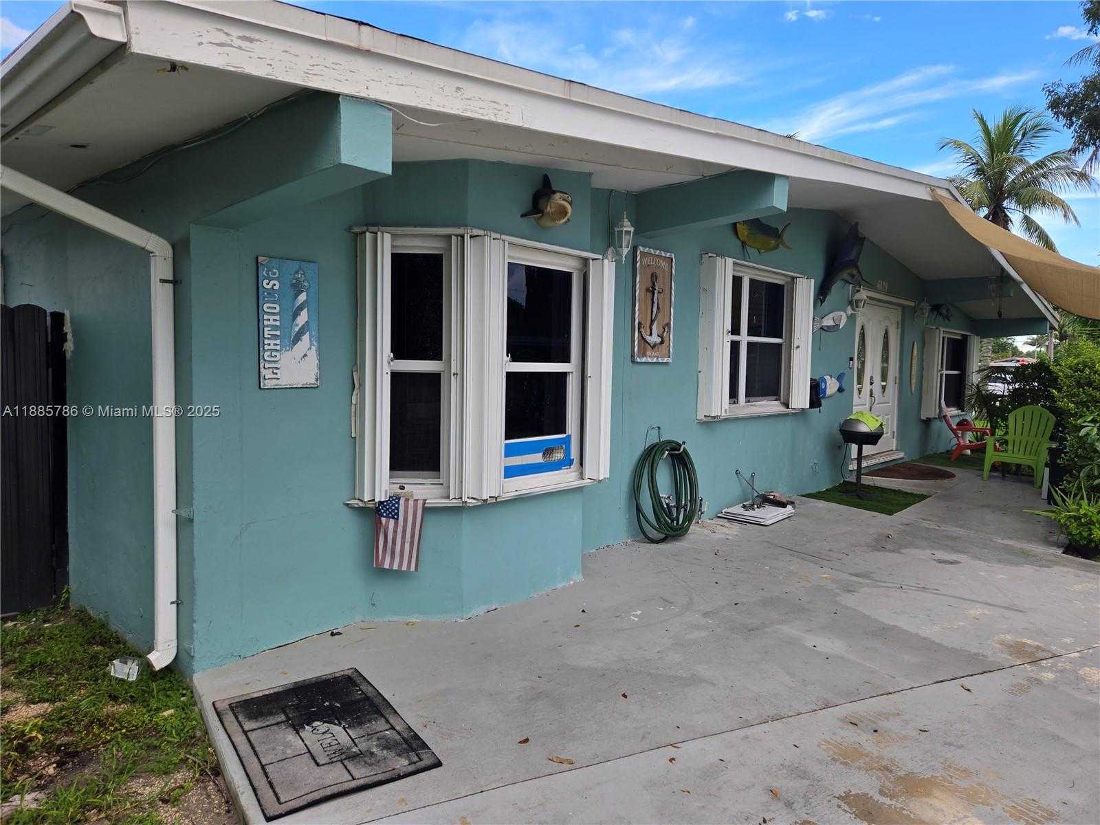 Small Image of 6129 ROYAL PALM BLVD, Margate Number 3