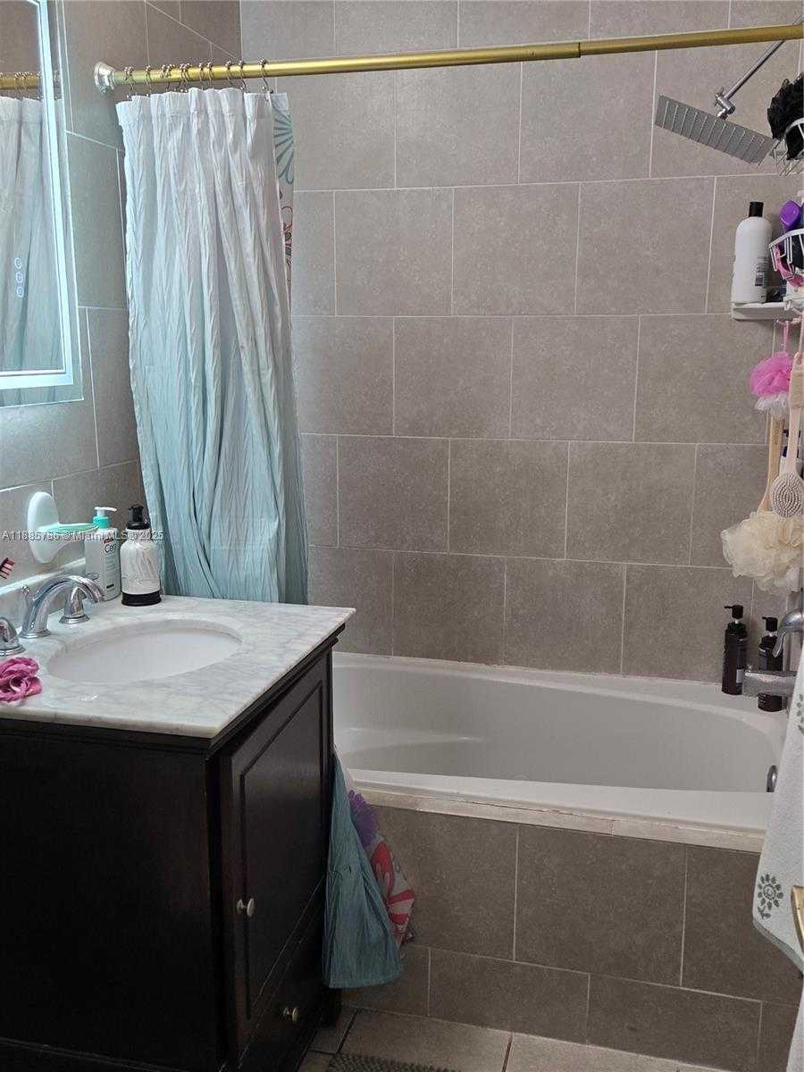 Small Image of 6129 ROYAL PALM BLVD, Margate Number 36