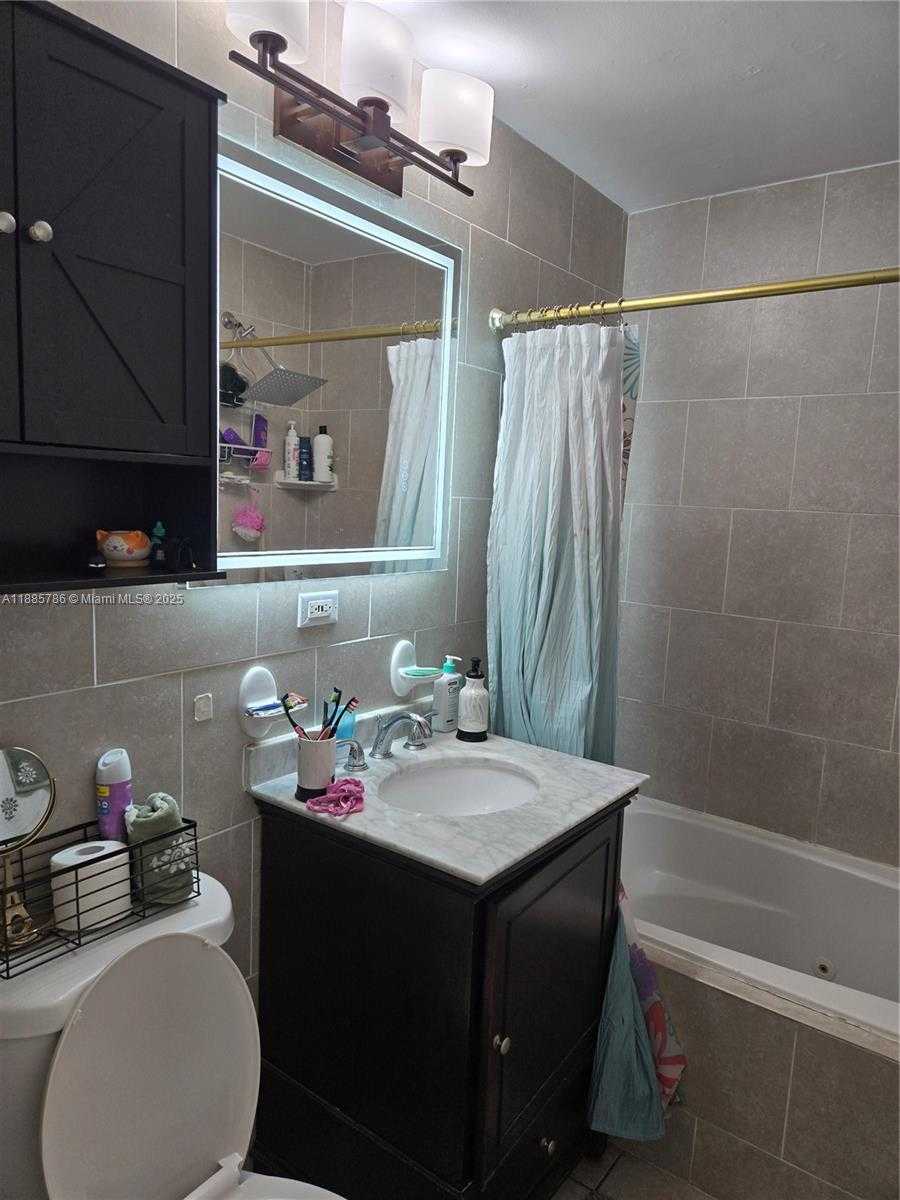 Small Image of 6129 ROYAL PALM BLVD, Margate Number 37