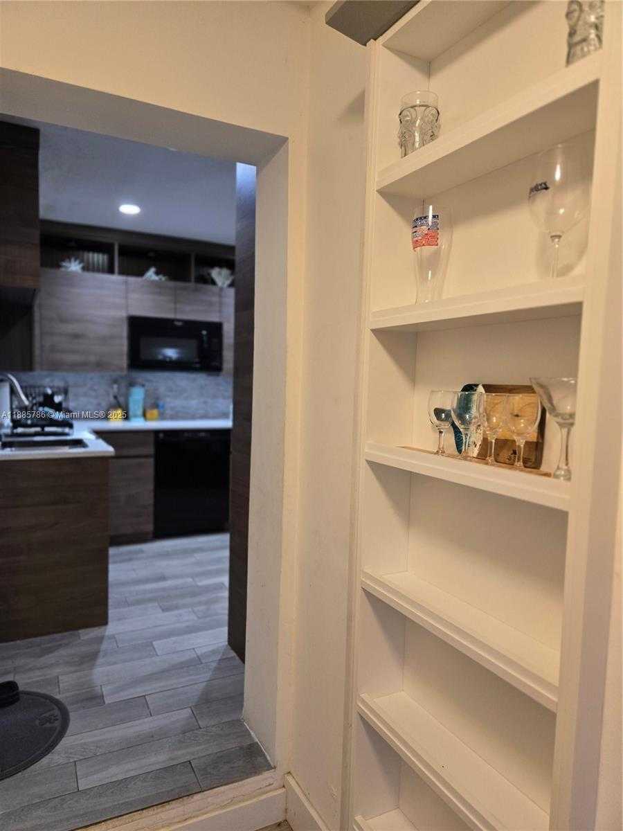 Small Image of 6129 ROYAL PALM BLVD, Margate Number 41