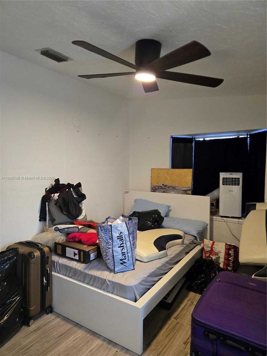 Small Image of 6129 ROYAL PALM BLVD, Margate Number 42