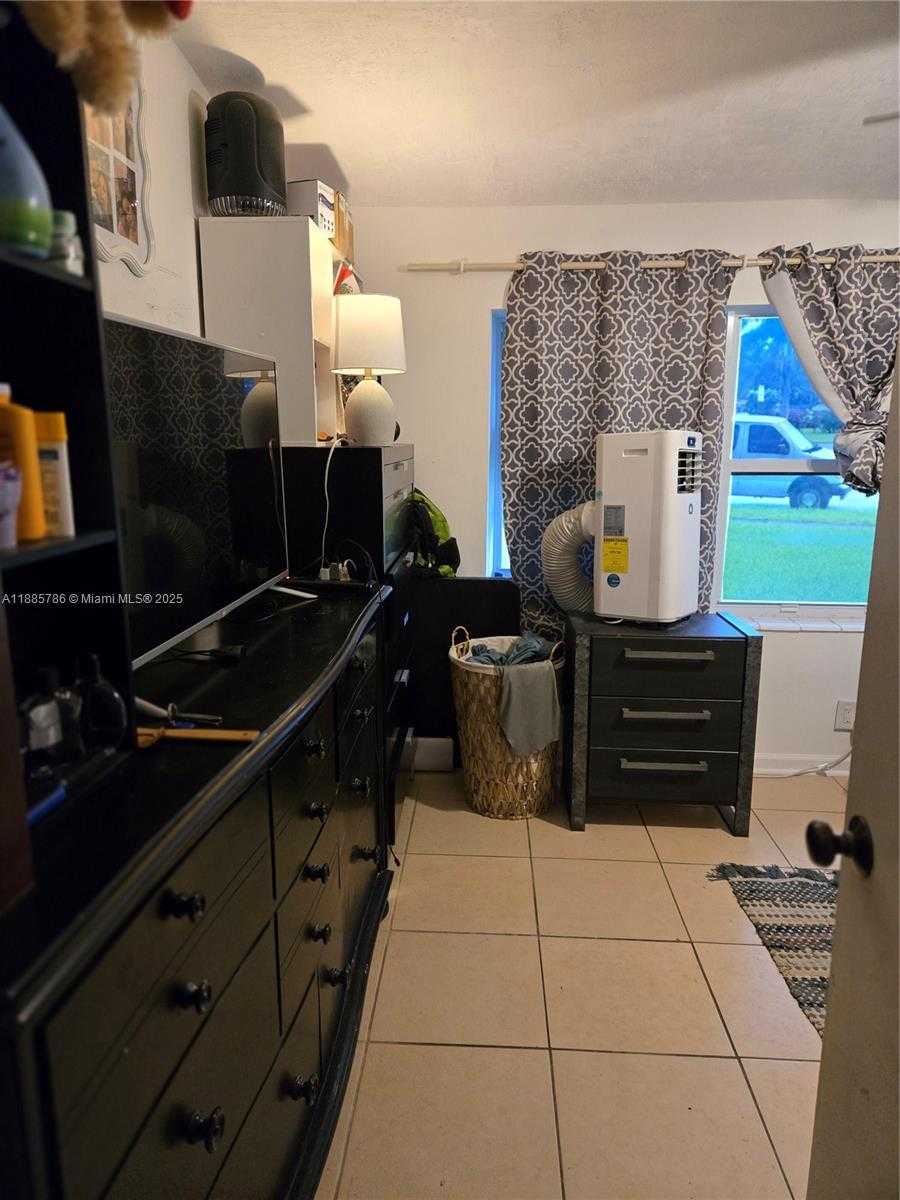Small Image of 6129 ROYAL PALM BLVD, Margate Number 43