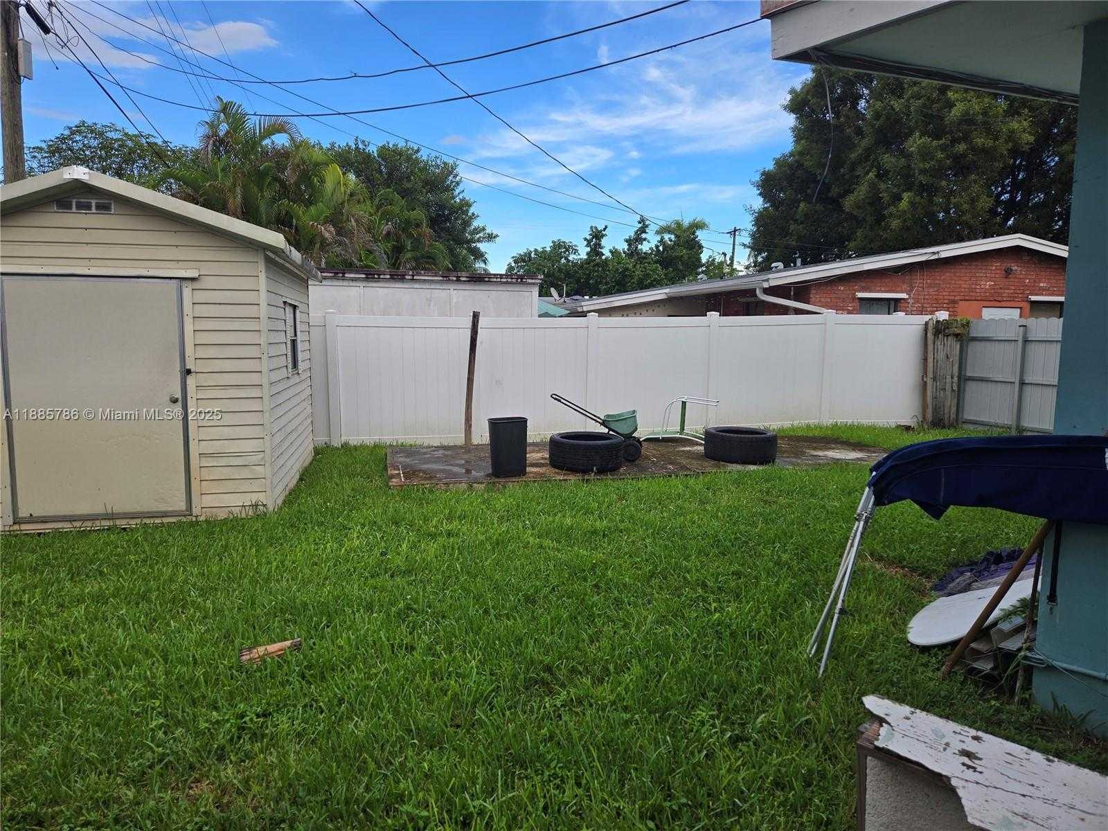 Small Image of 6129 ROYAL PALM BLVD, Margate Number 8
