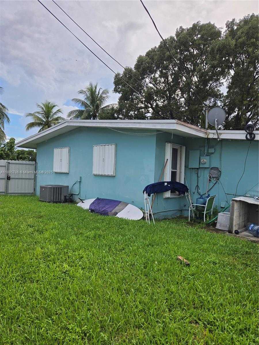 Small Image of 6129 ROYAL PALM BLVD, Margate Number 9