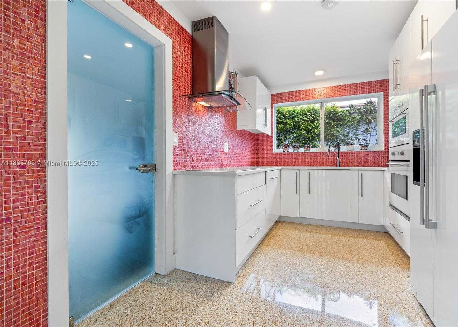 Small Image of 2121 RED RD, Coral Gables Number 11