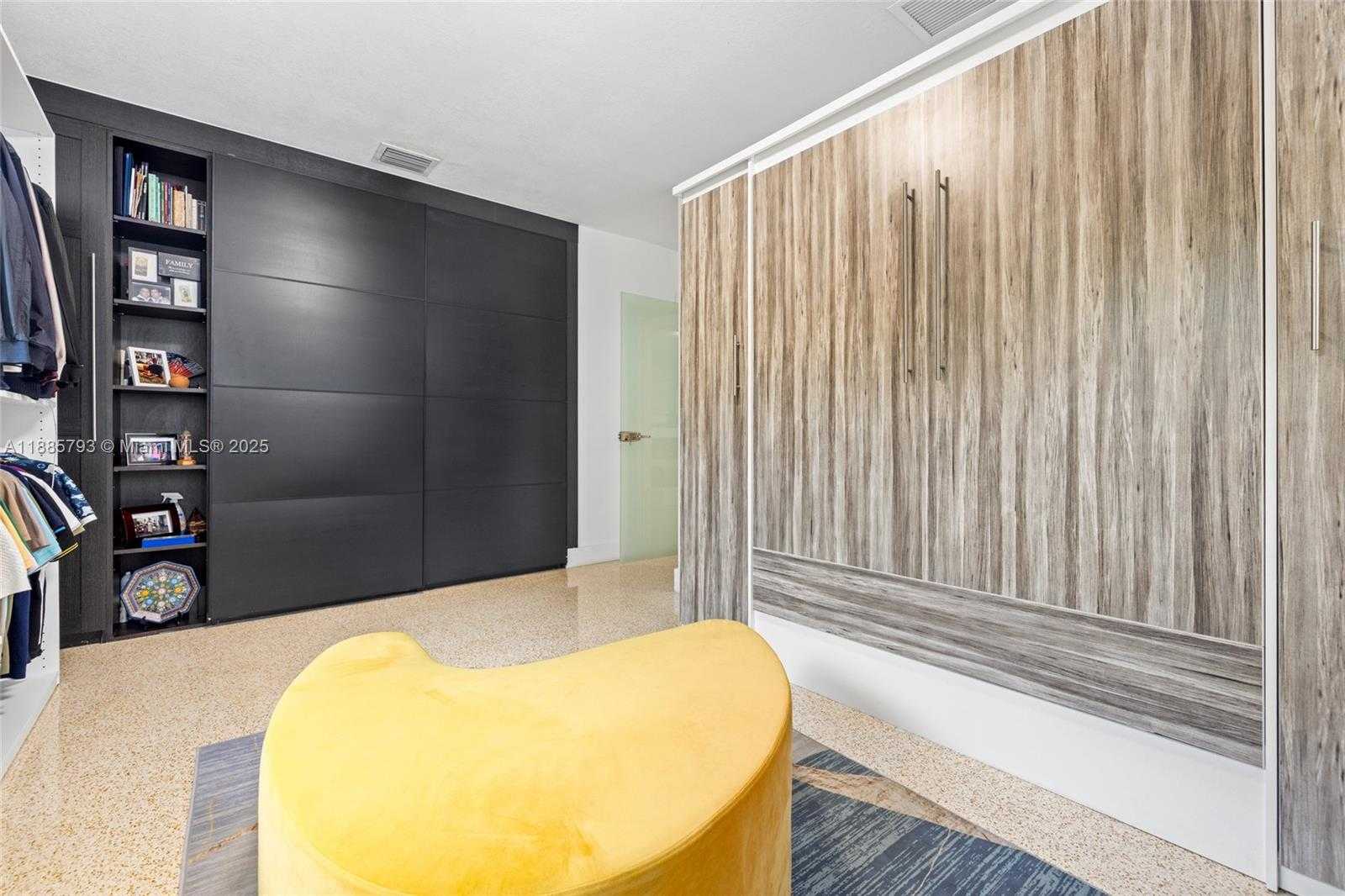 Small Image of 2121 RED RD, Coral Gables Number 12