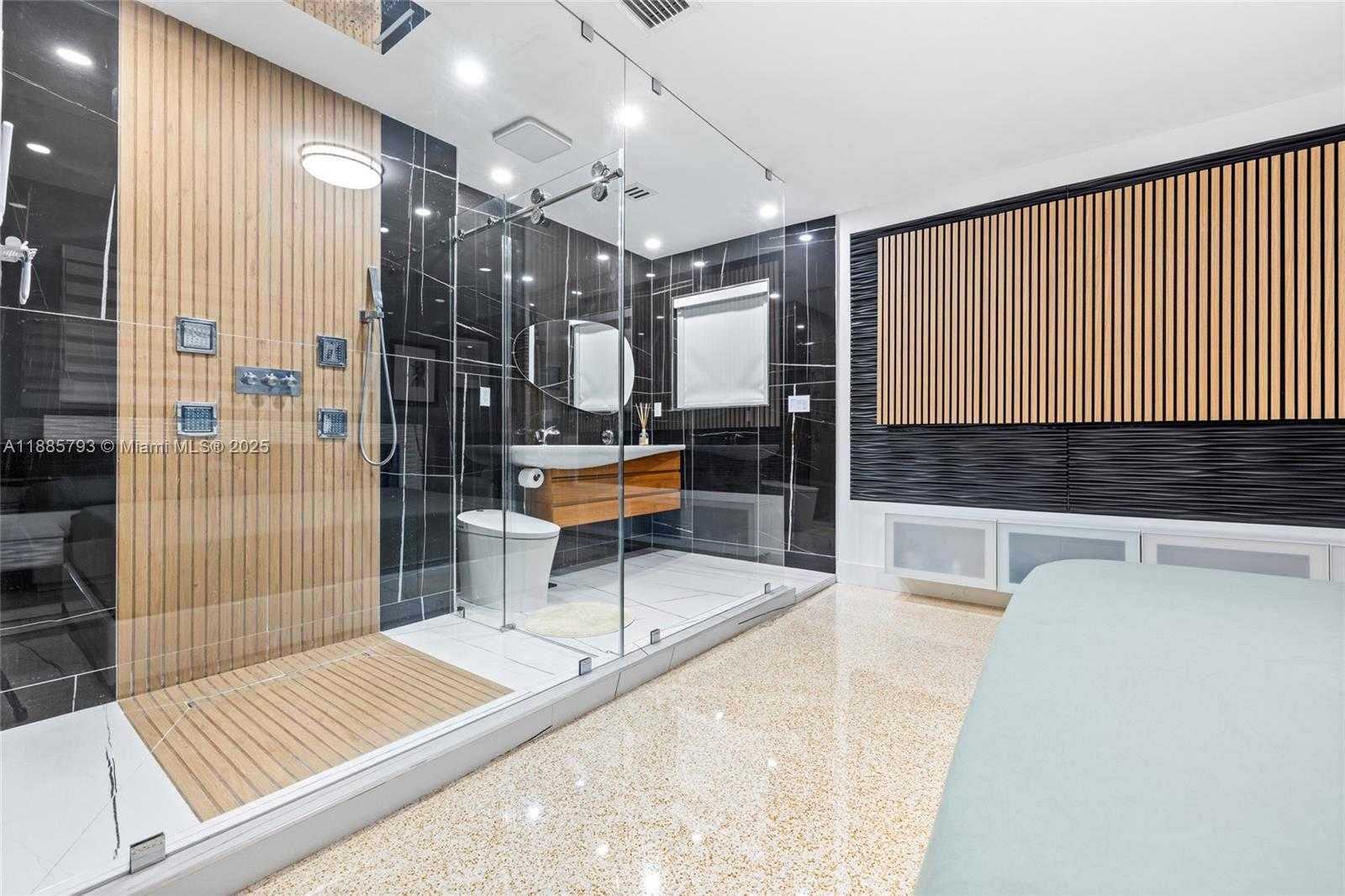 Small Image of 2121 RED RD, Coral Gables Number 15