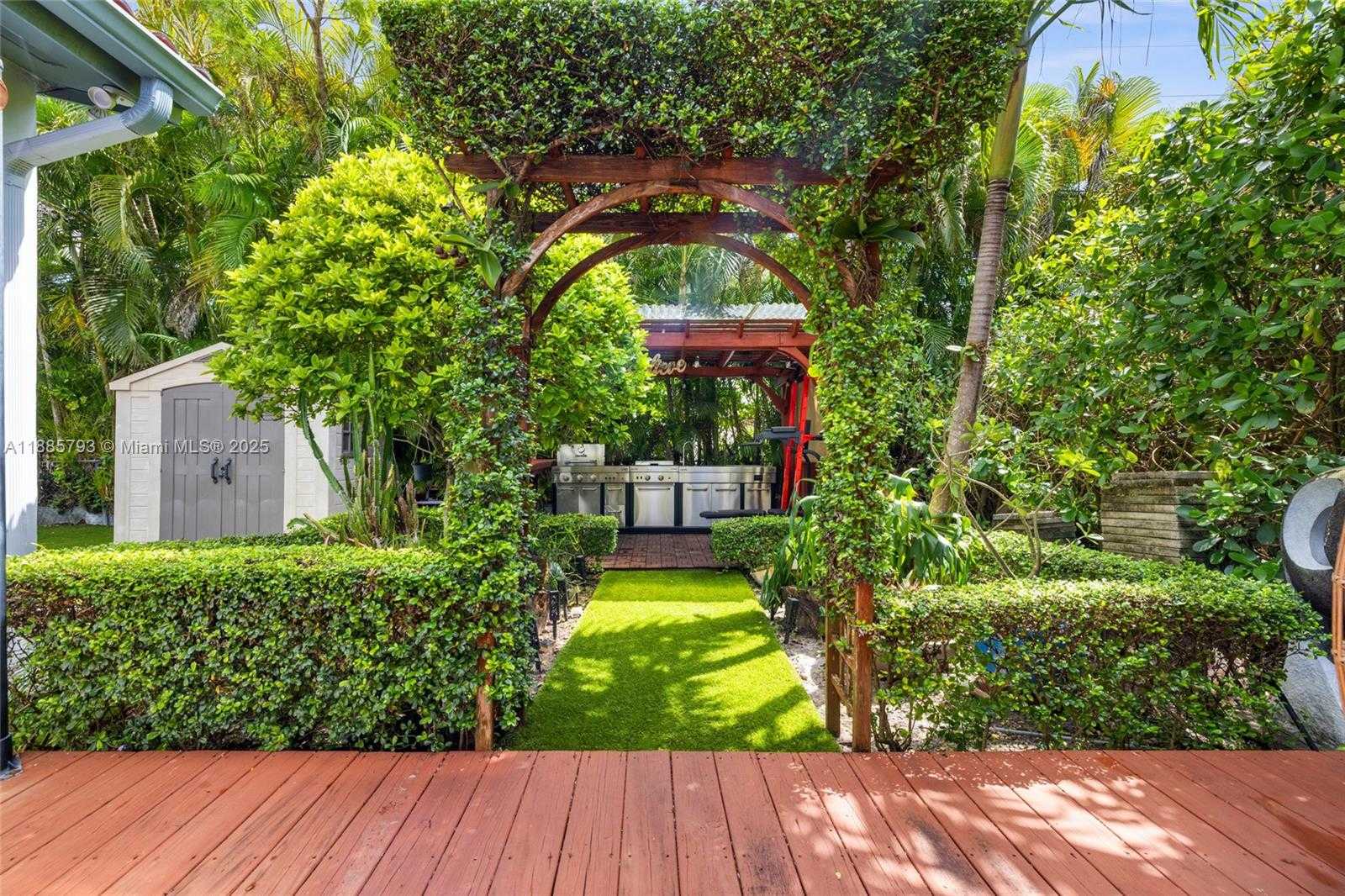 Small Image of 2121 RED RD, Coral Gables Number 22