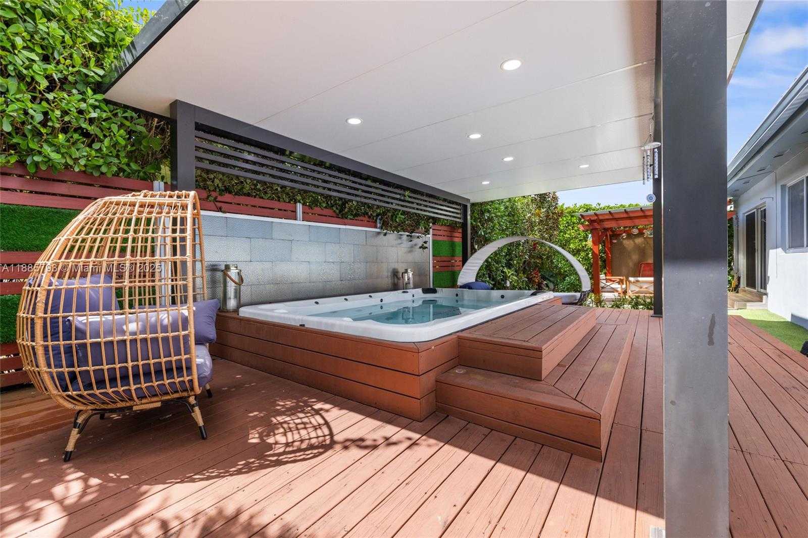 Small Image of 2121 RED RD, Coral Gables Number 27