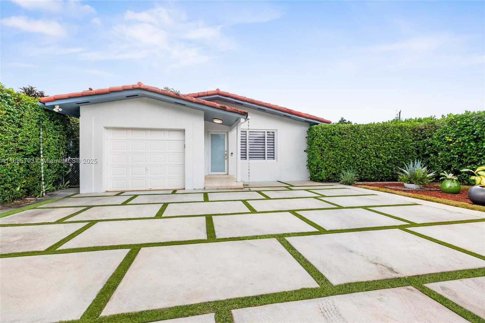 Small Image of 2121 RED RD, Coral Gables Number 3