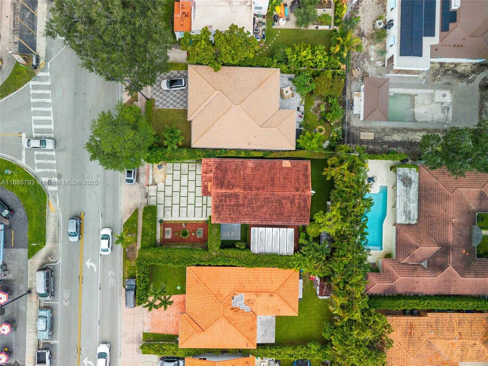 Small Image of 2121 RED RD, Coral Gables Number 34