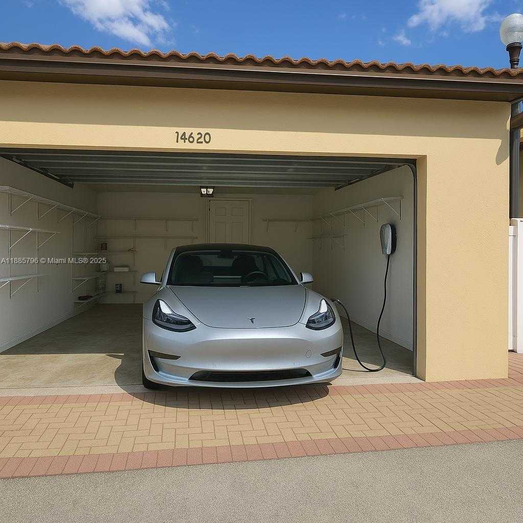 Small Image of 14620 SOUTH WEST 15TH ST, Pembroke Pines Number 3