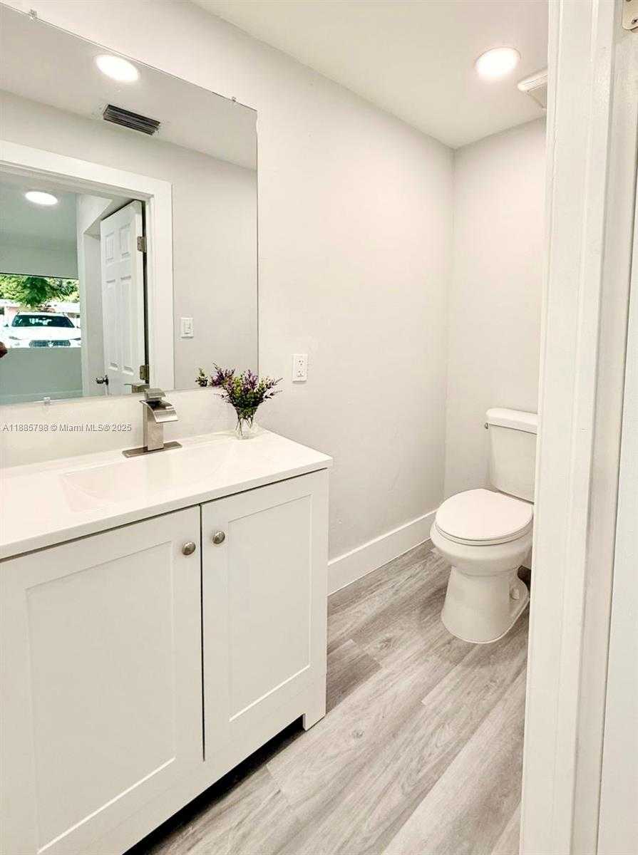 Small Image of 1000 NORTH WEST 13TH ST, Fort Lauderdale Number 9